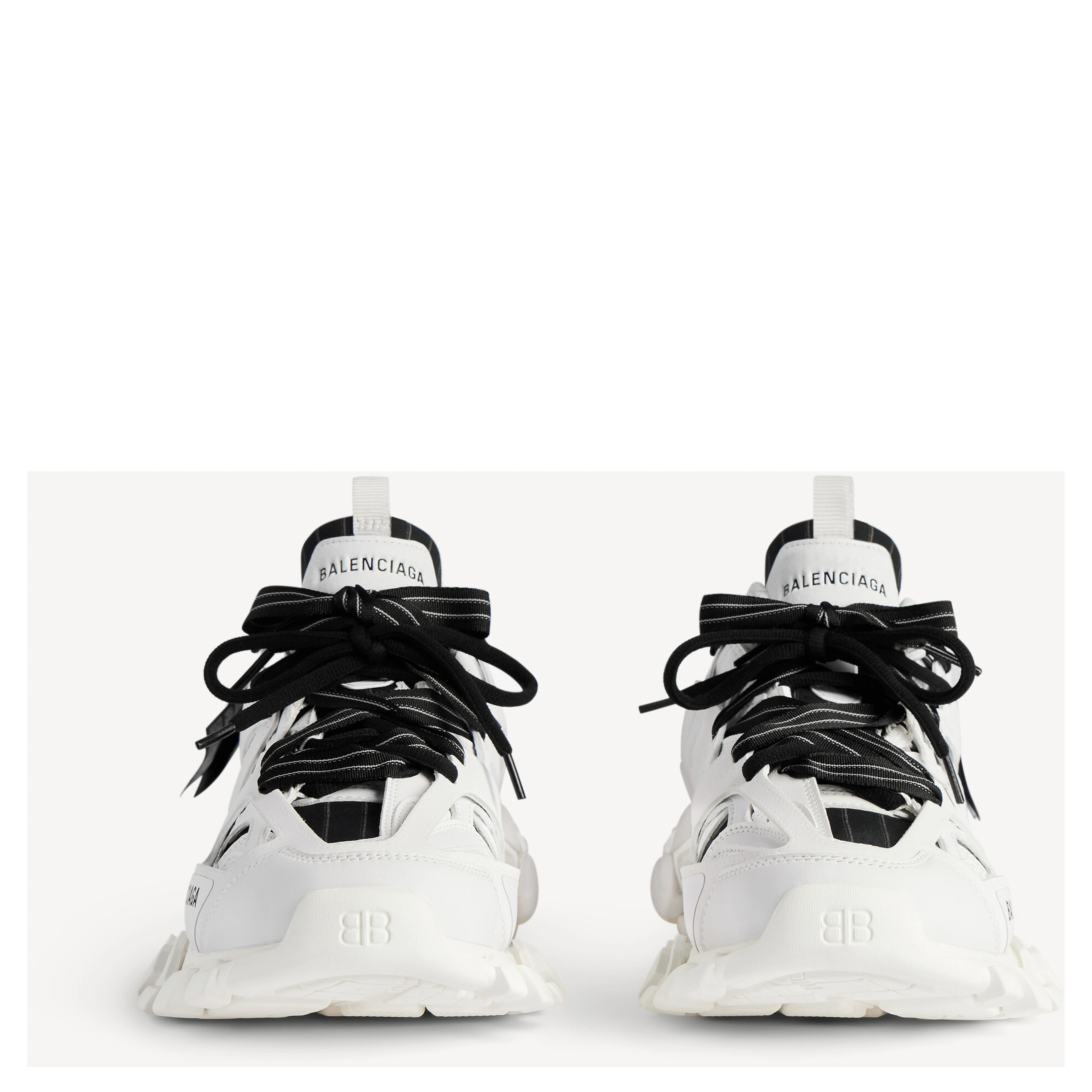 "Track shirt" sneakers