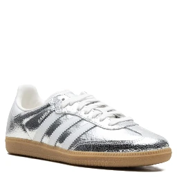 adidas Sneakers
