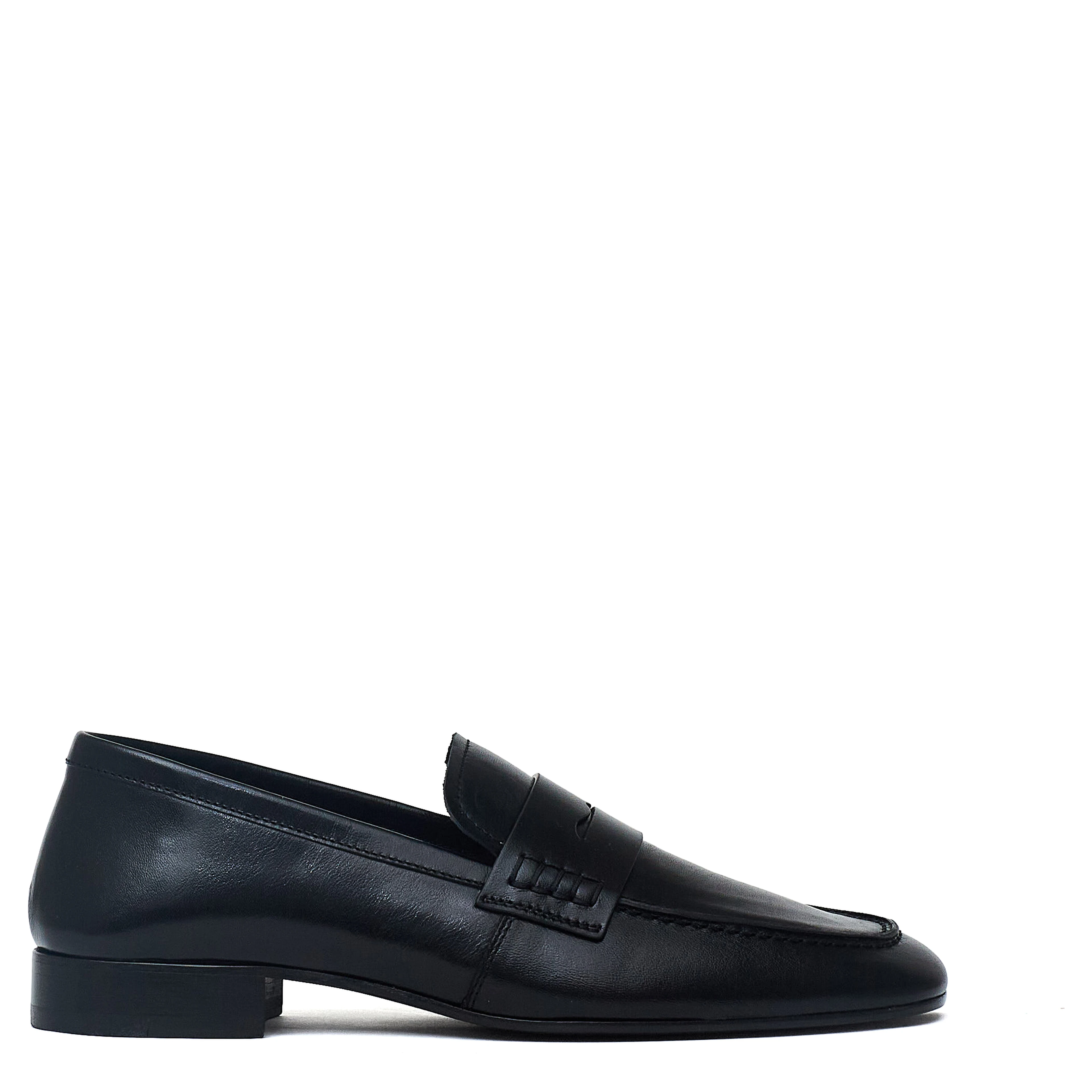 Shoes Vegtan Calf Leather With Shiny Finishing On Top