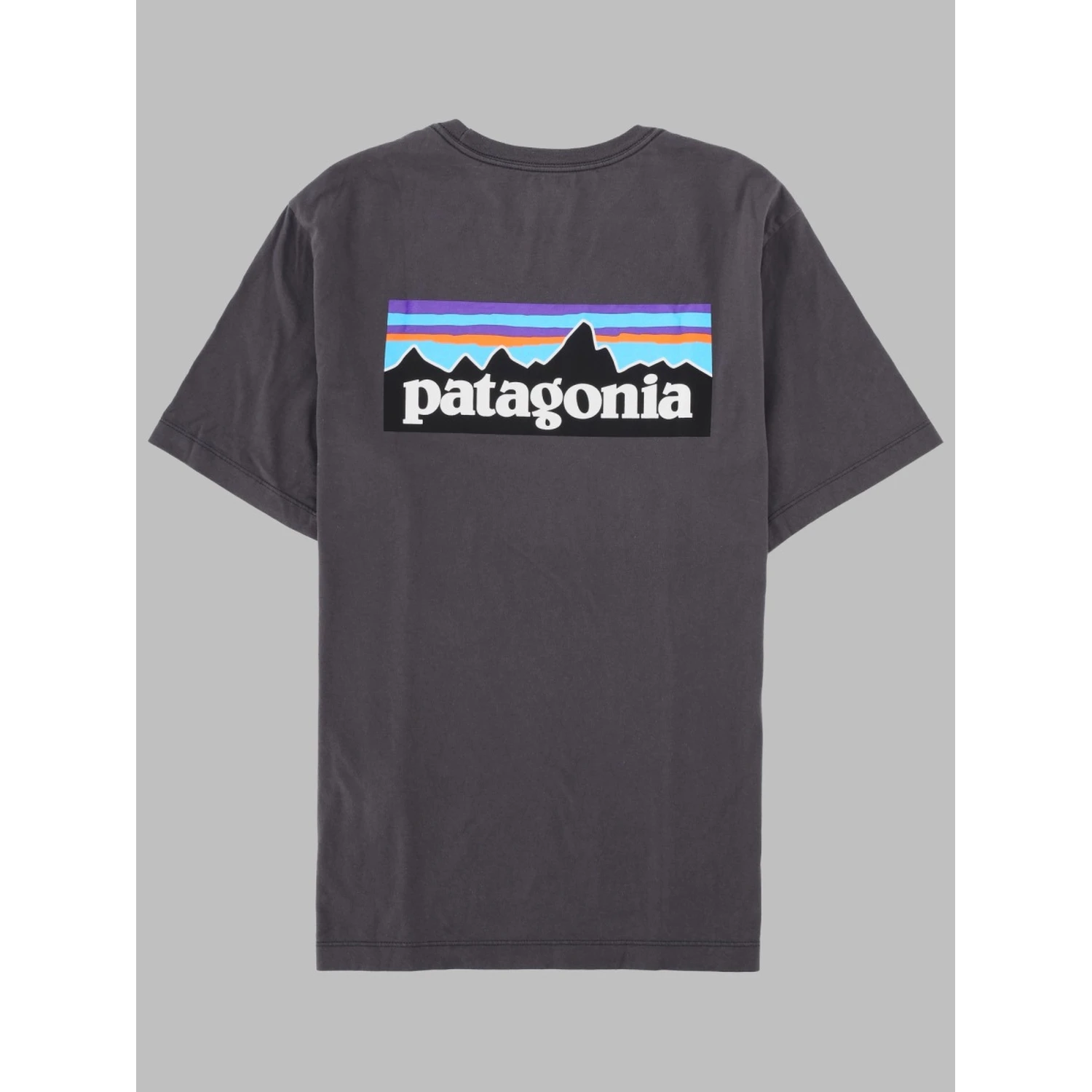 T-SHIRT "P-6" CON STAMPA LOGO