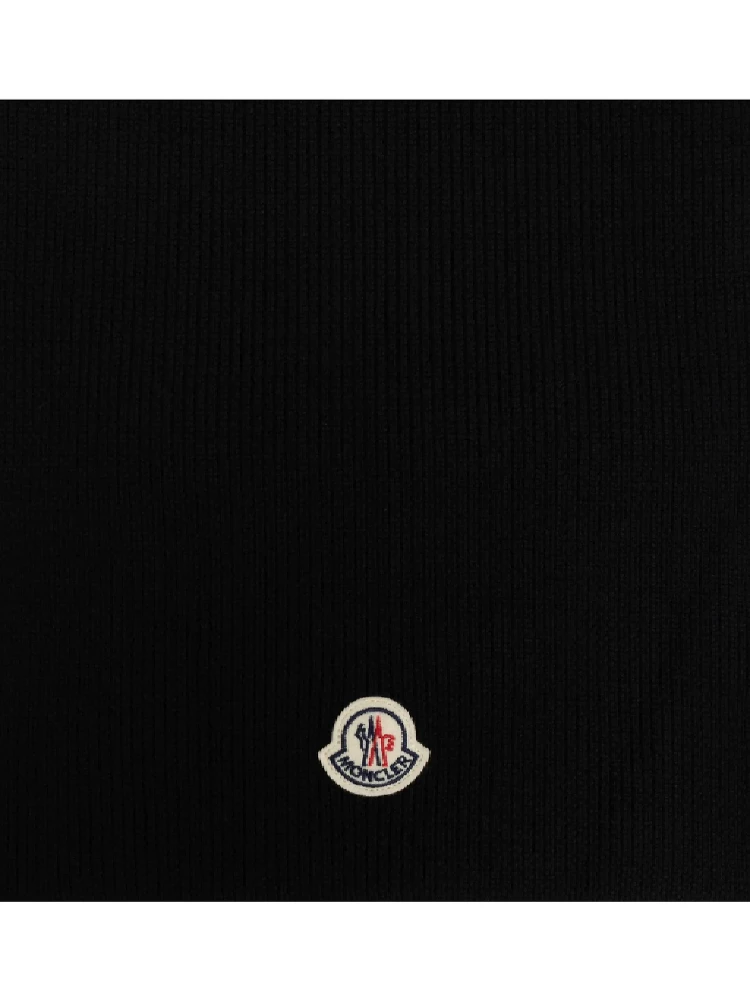 Moncler Scarfs alternative
