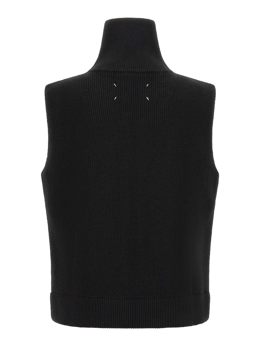 Black Wool Sleeveles Sweater