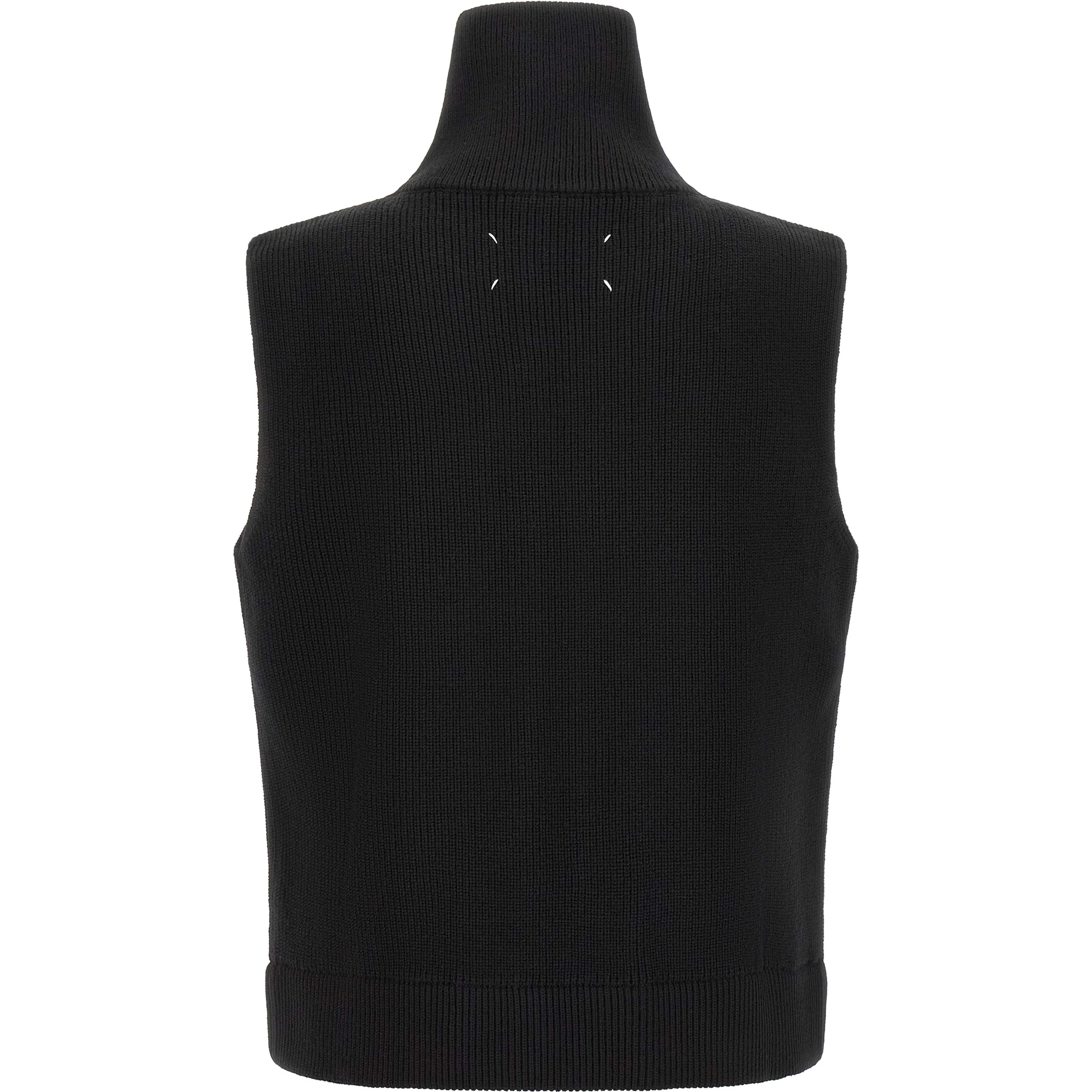 Black Wool Sleeveles Sweater