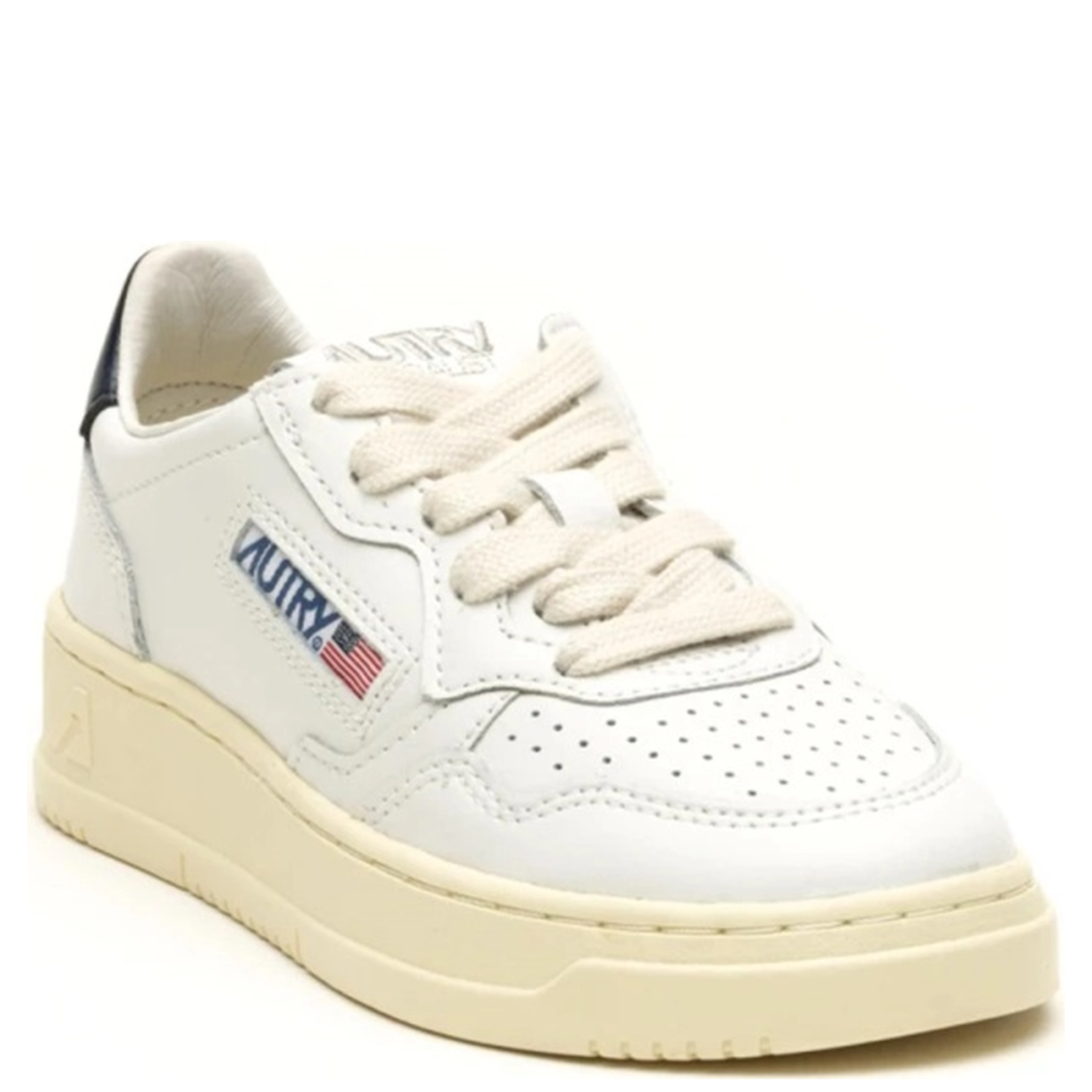 "MEDALIST LOW" SNEAKER