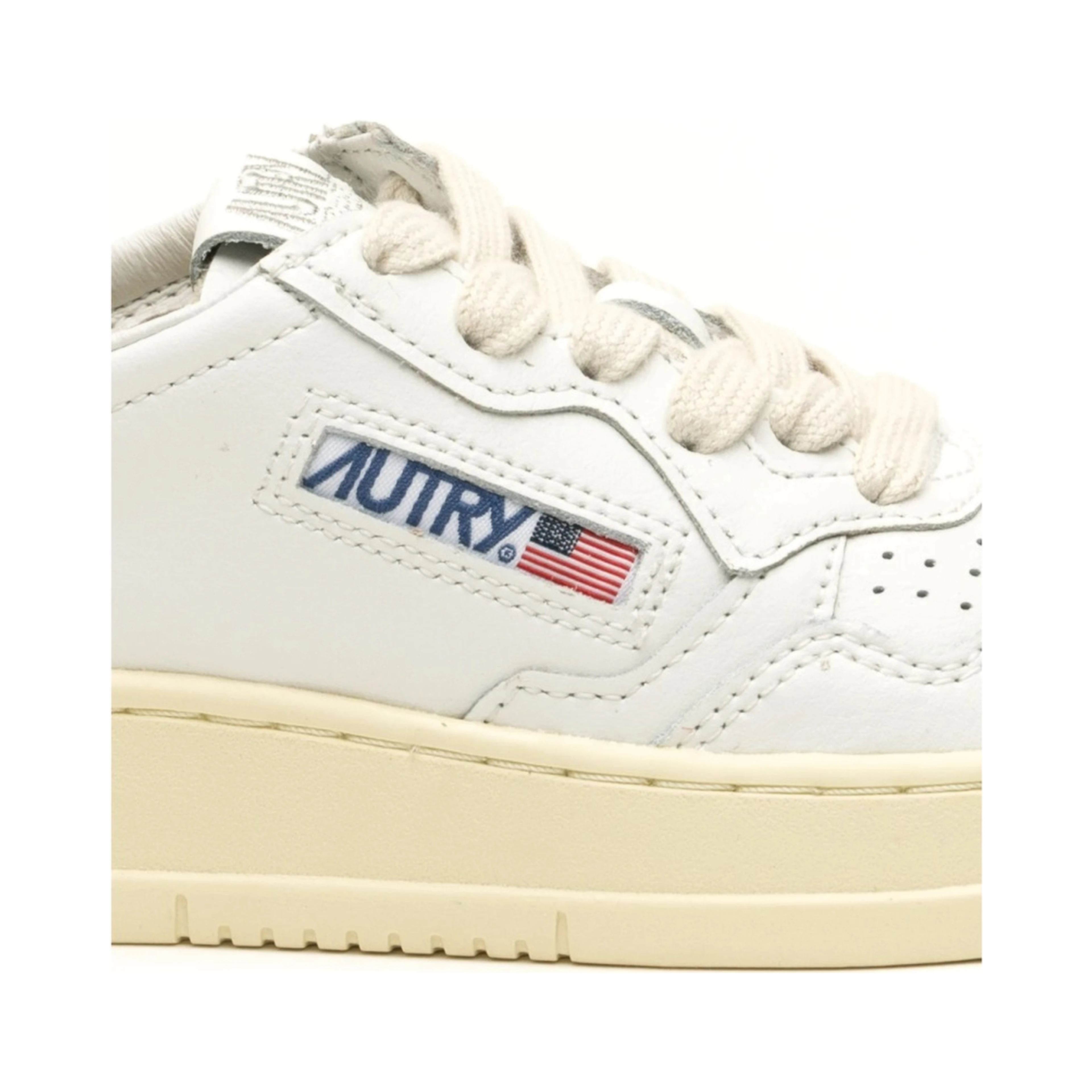 "MEDALIST LOW" SNEAKER