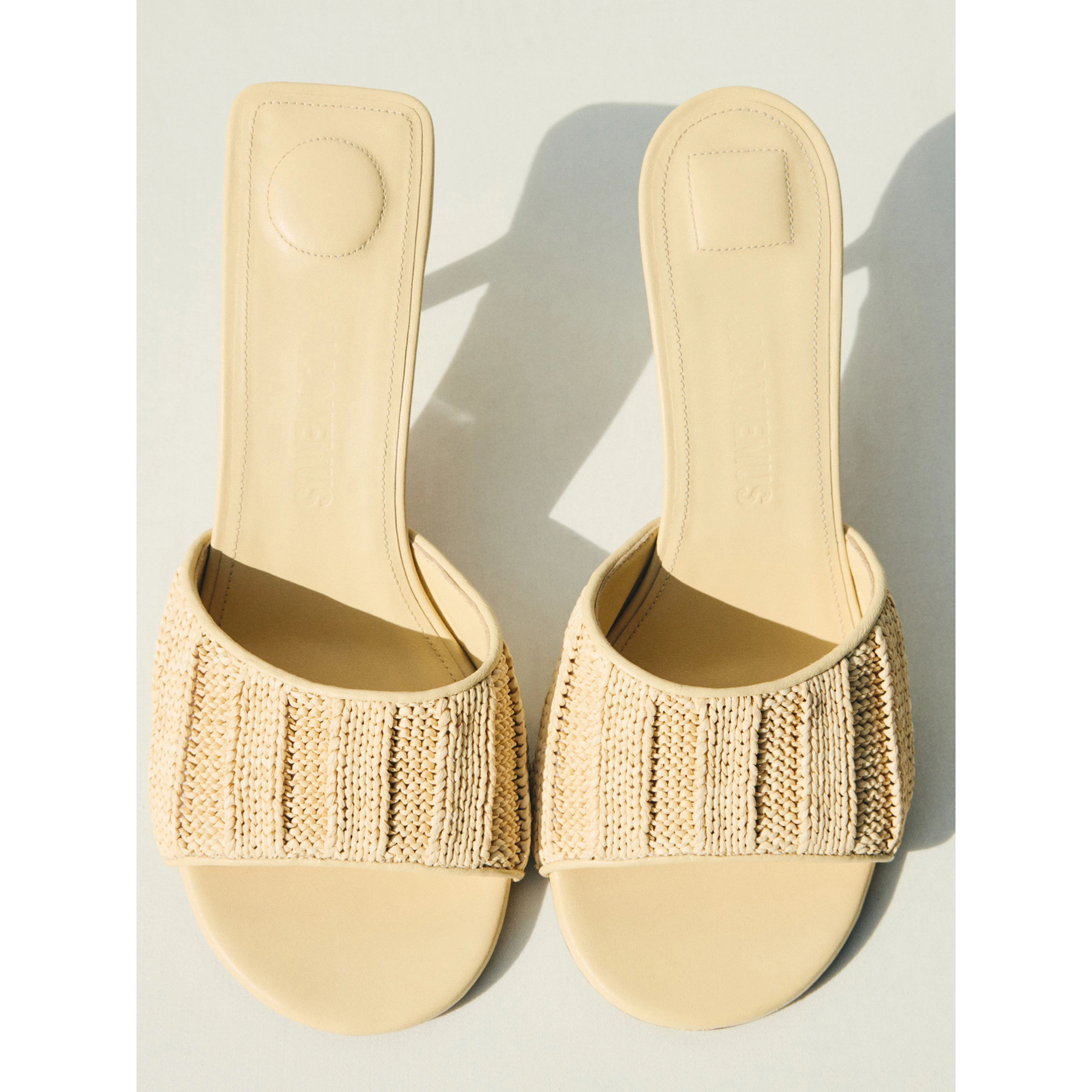JACQUEMUS slippers