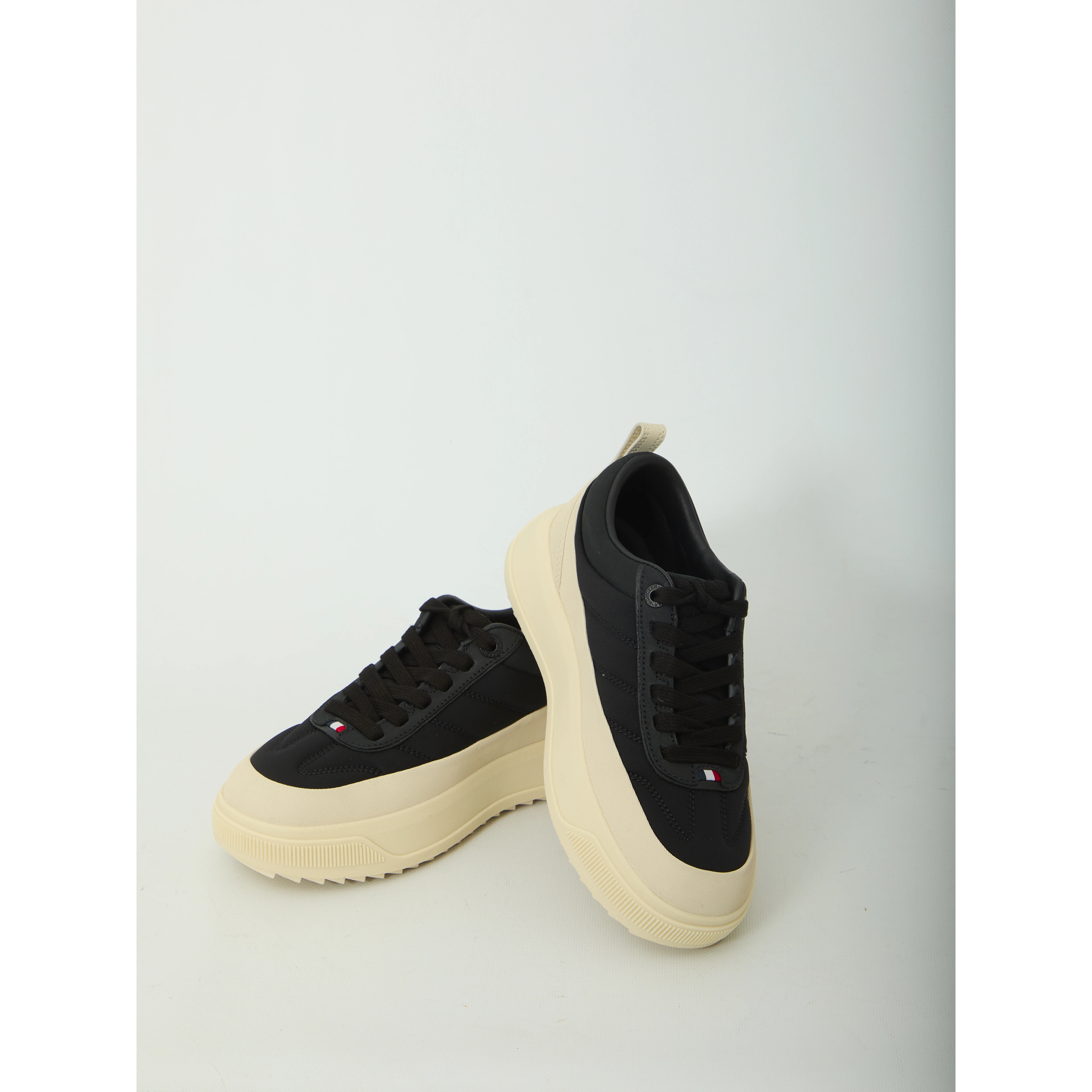Altive sneakers