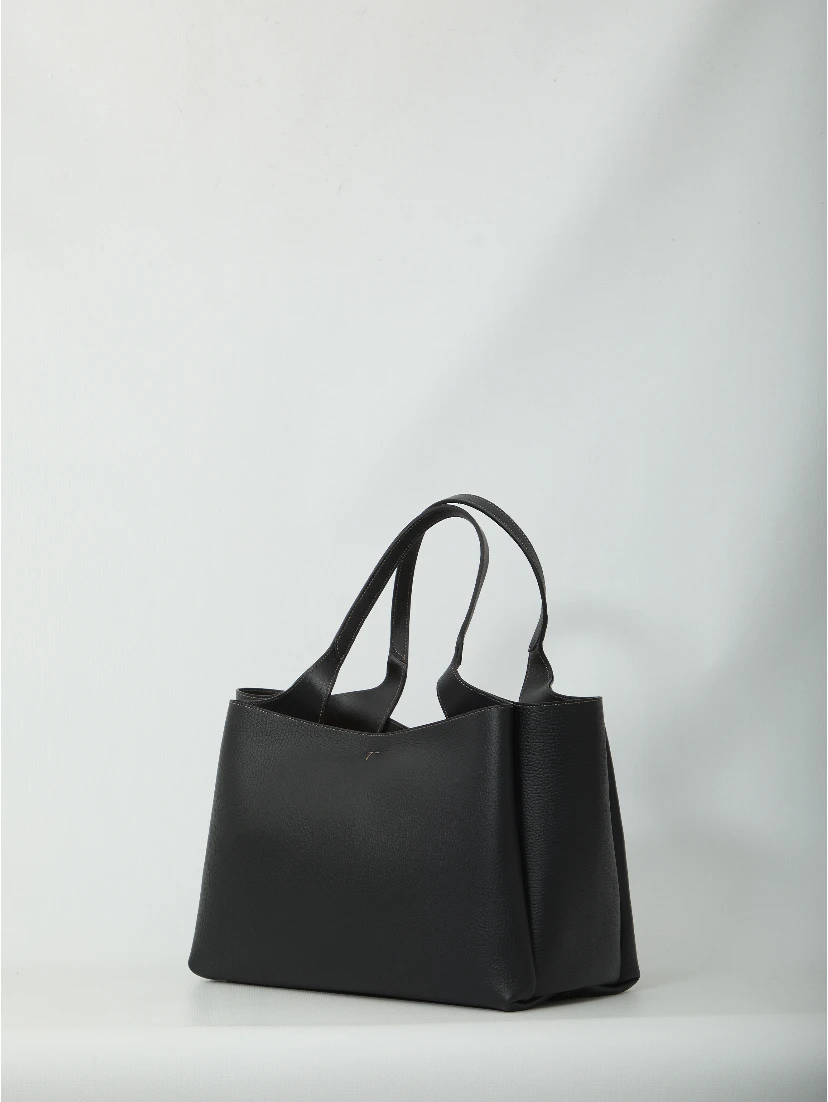 Tod's medium leather bag