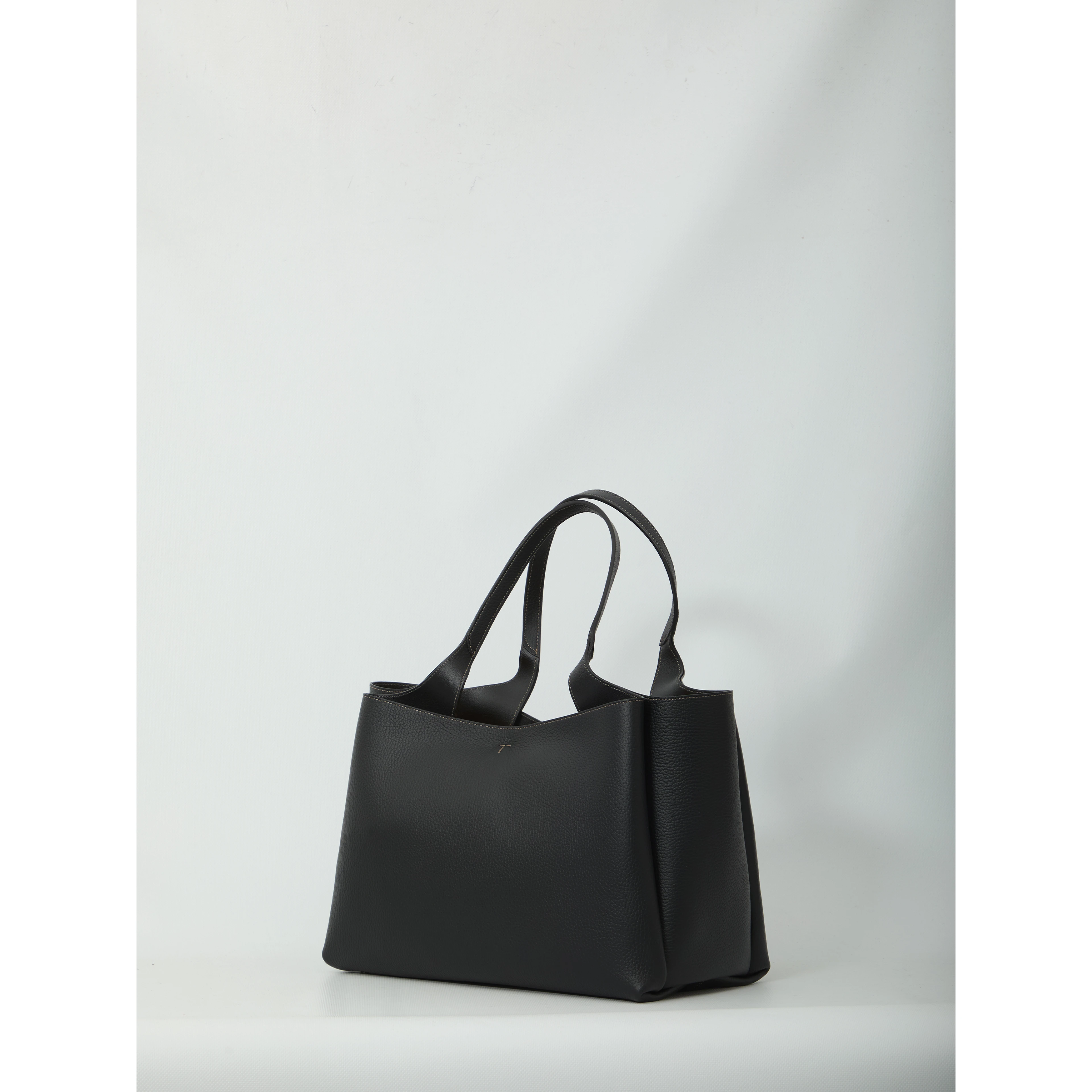 Tod's medium leather bag