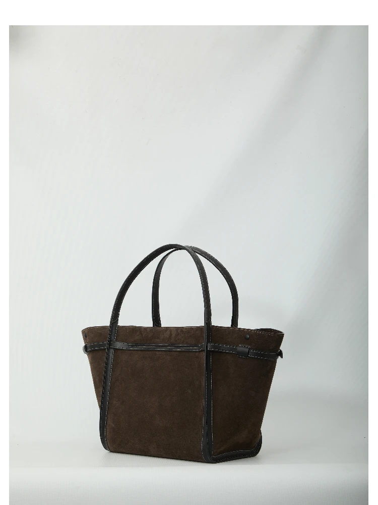 Medium T Signature shopping bag alternative