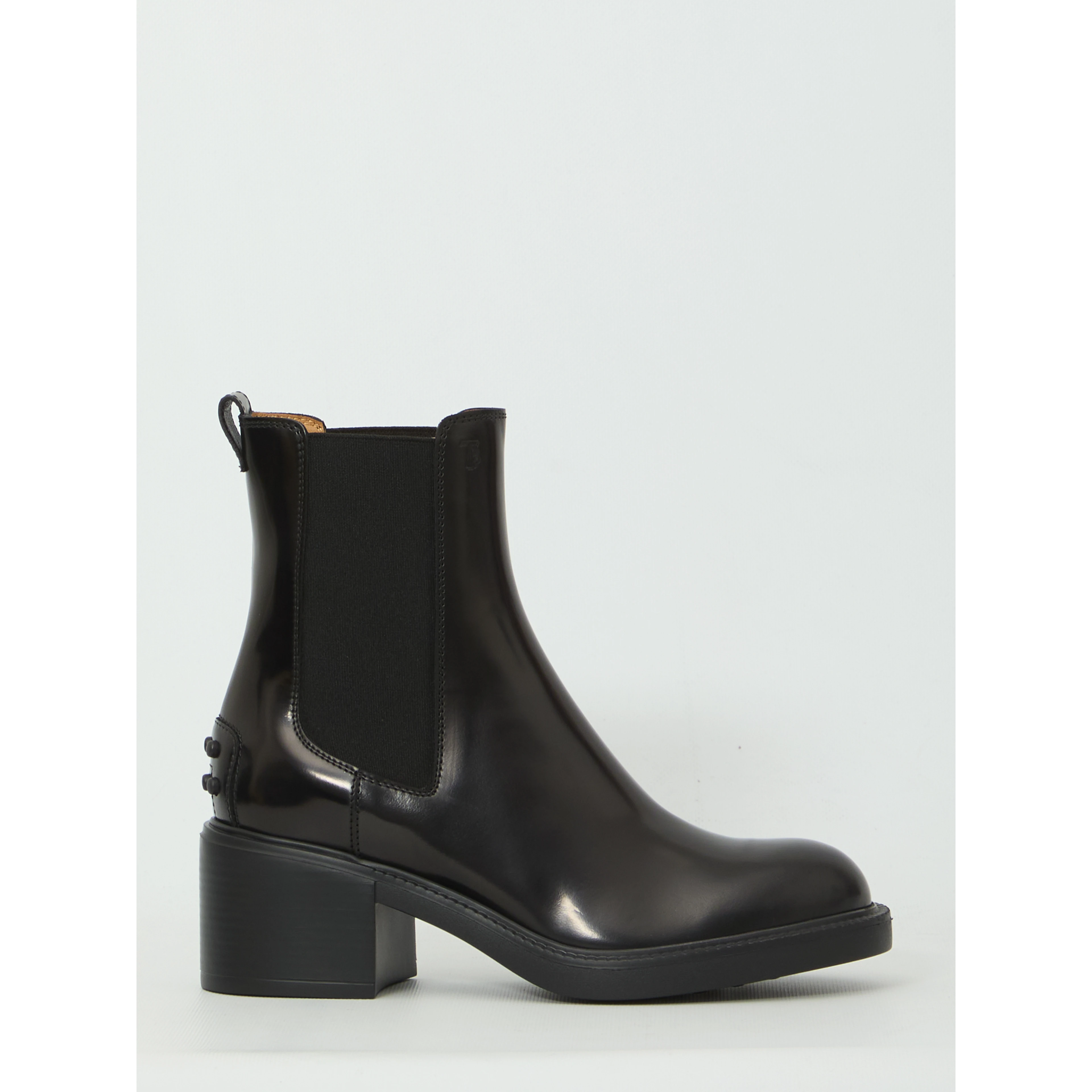 Ankle boot in leather