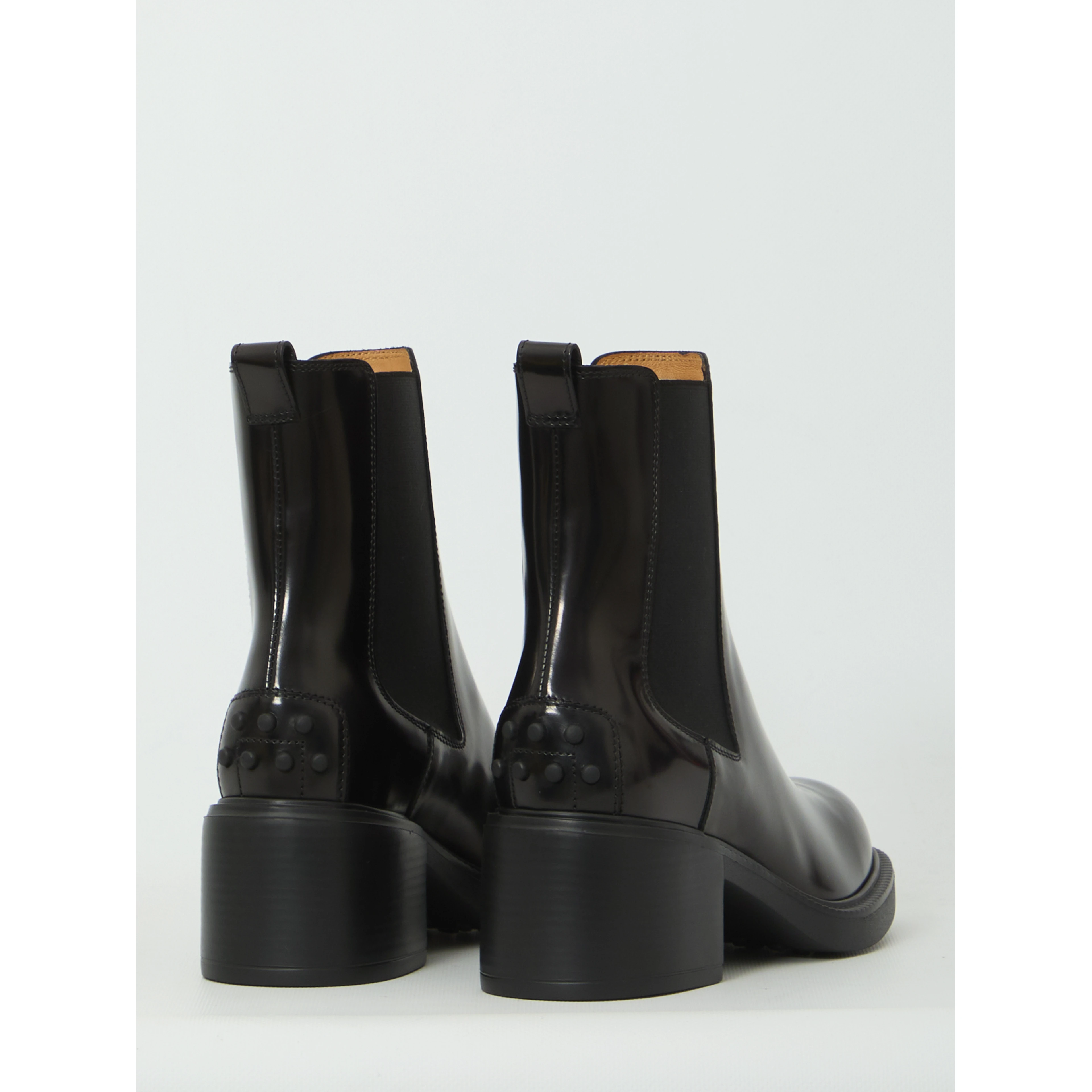 Ankle boot in leather