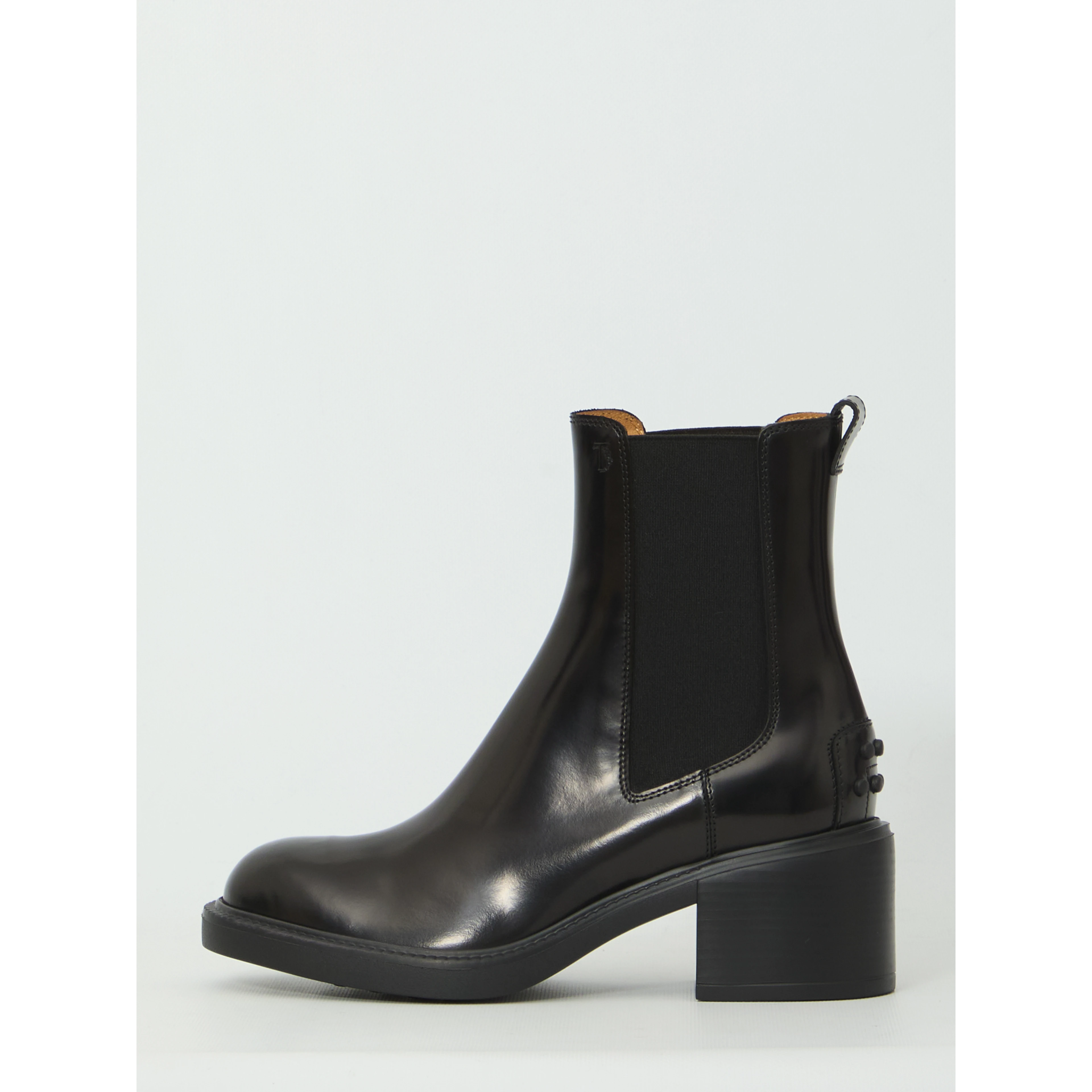 Ankle boot in leather