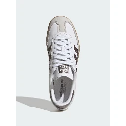 adidas Sneakers