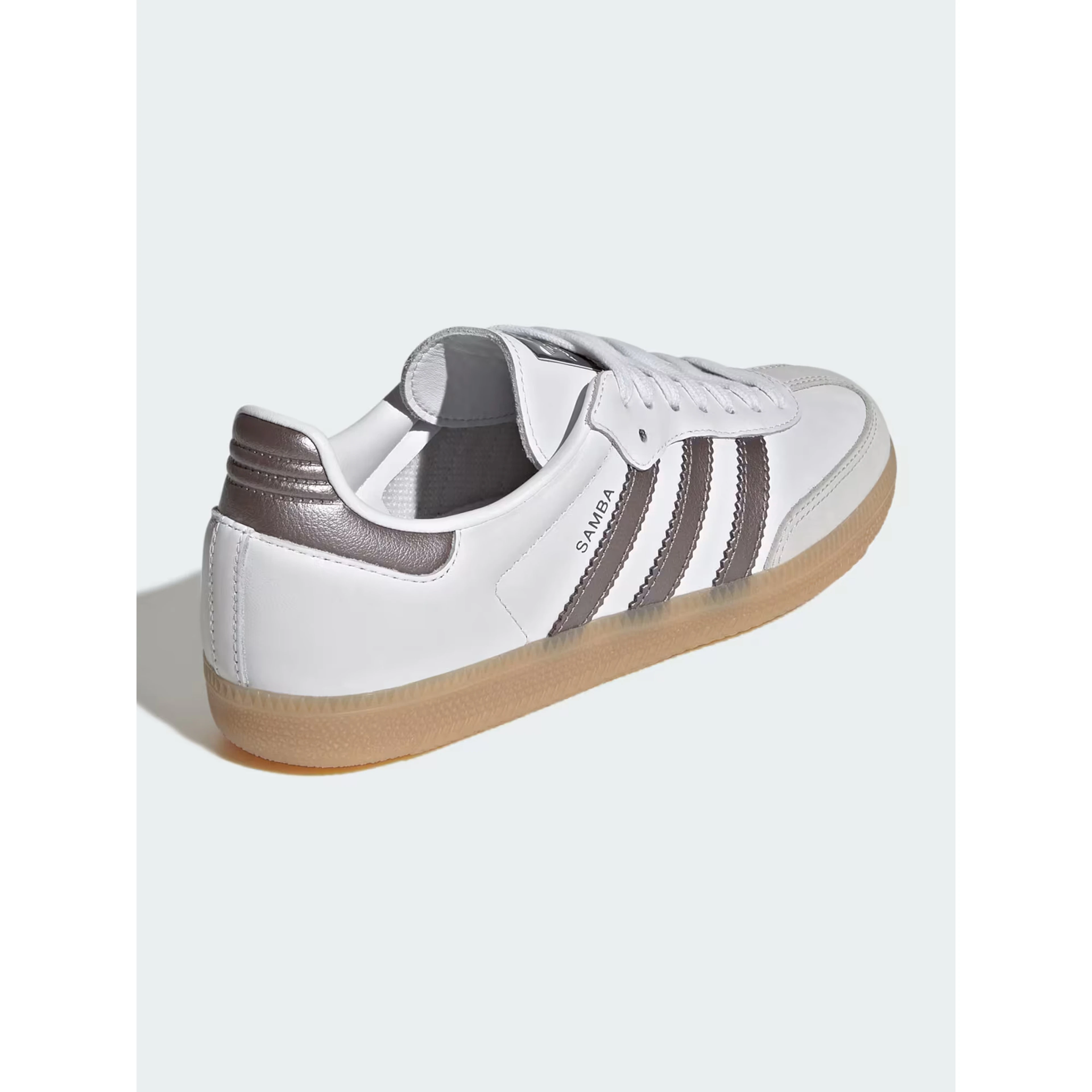 adidas Sneakers