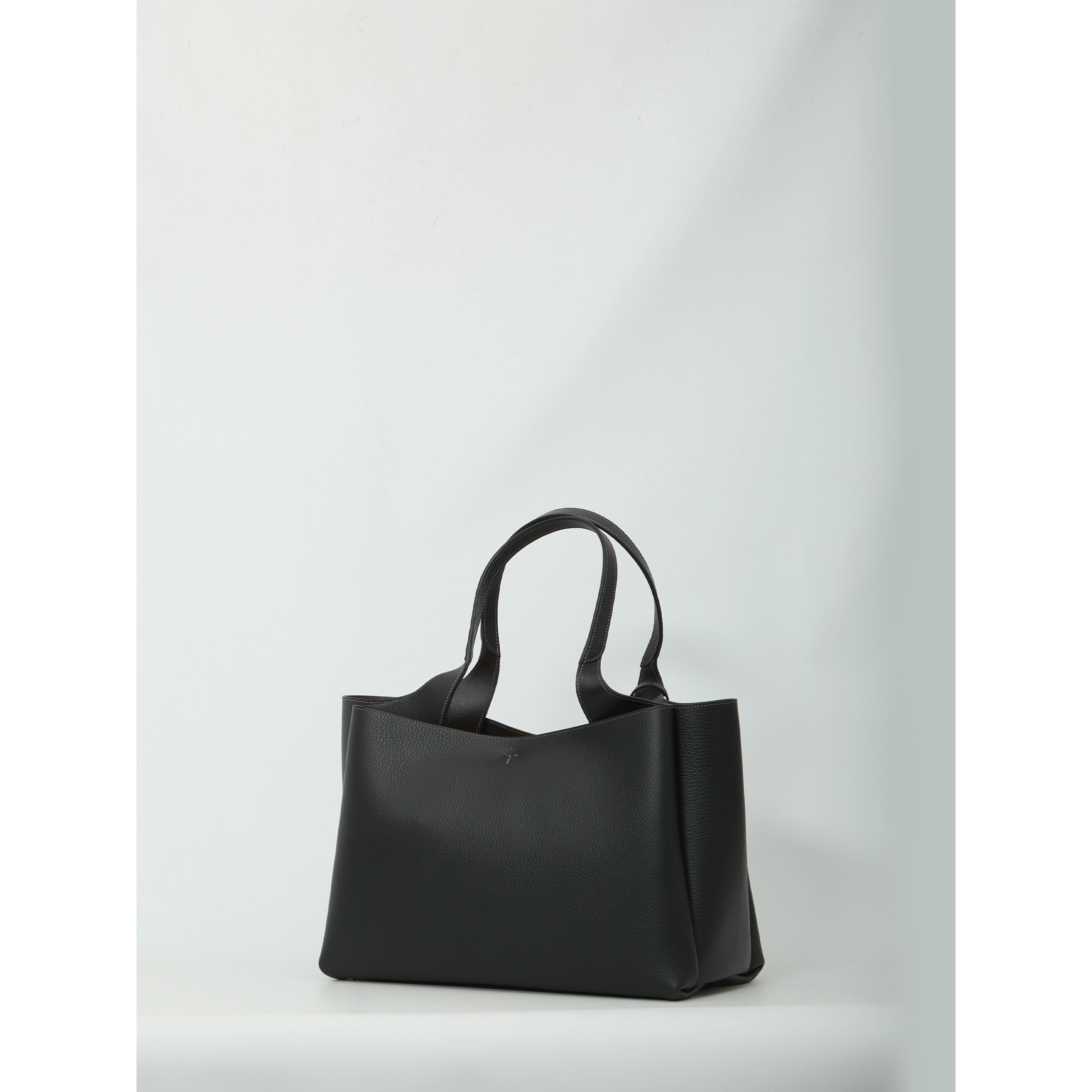 Tod's medium leather bag
