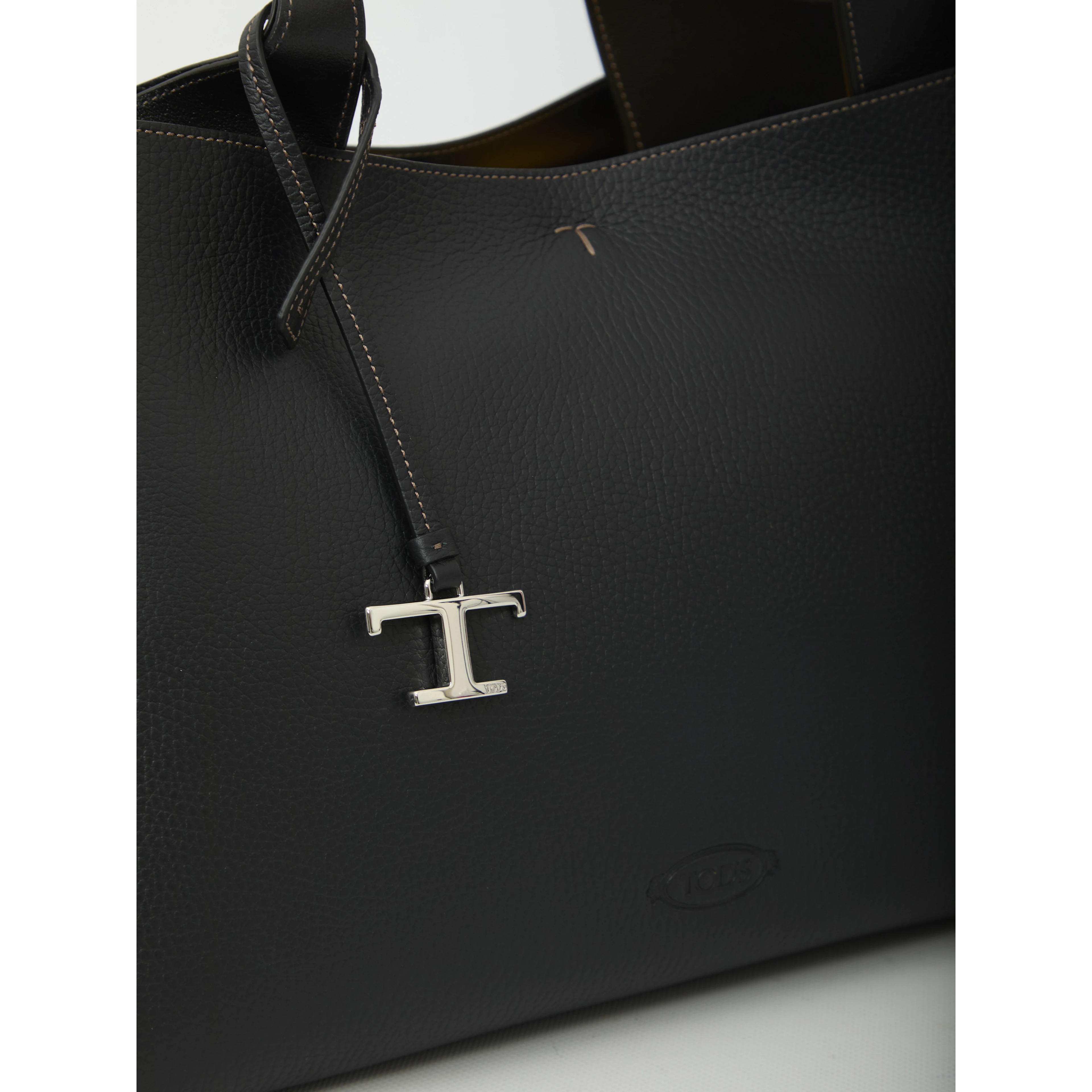 Tod's medium leather bag