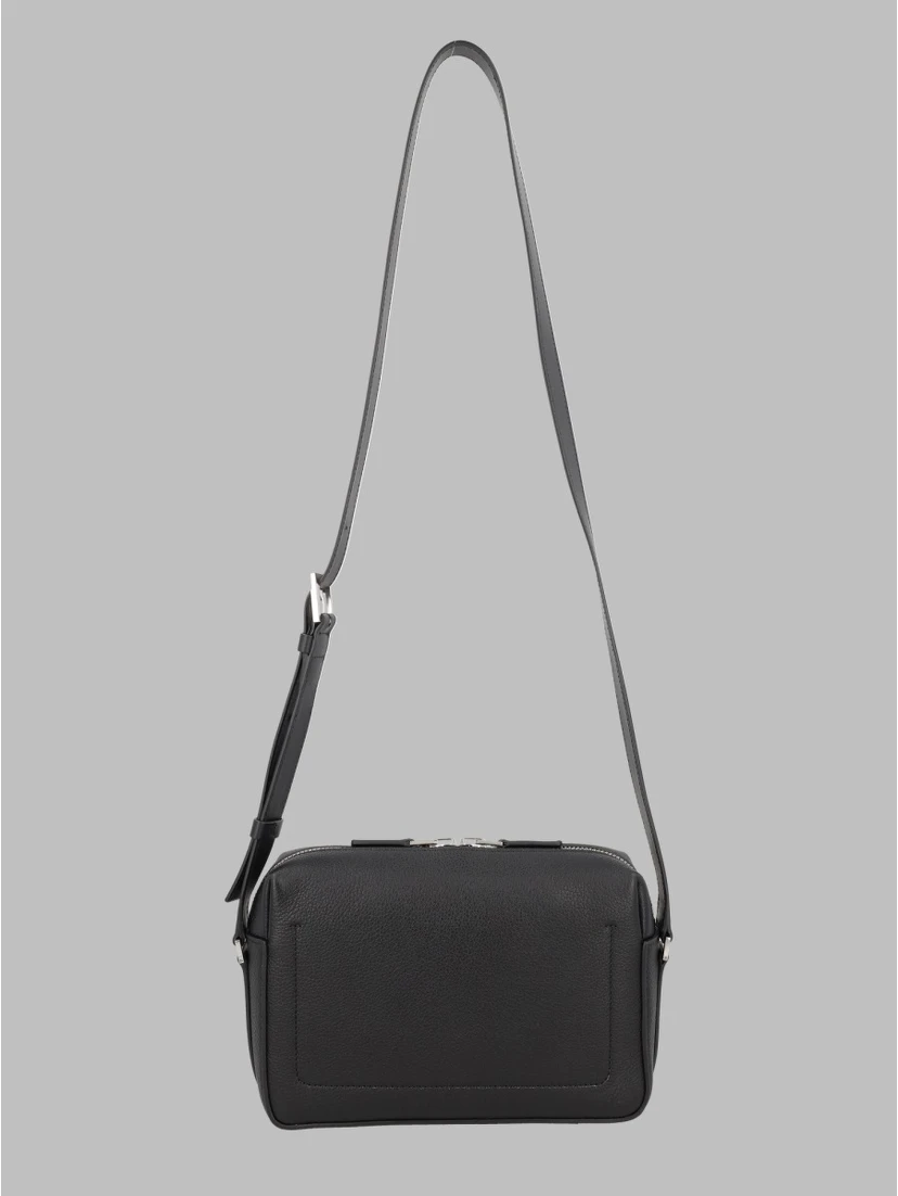 BORSA A TRACOLLA IN PELLE MARTELLATA