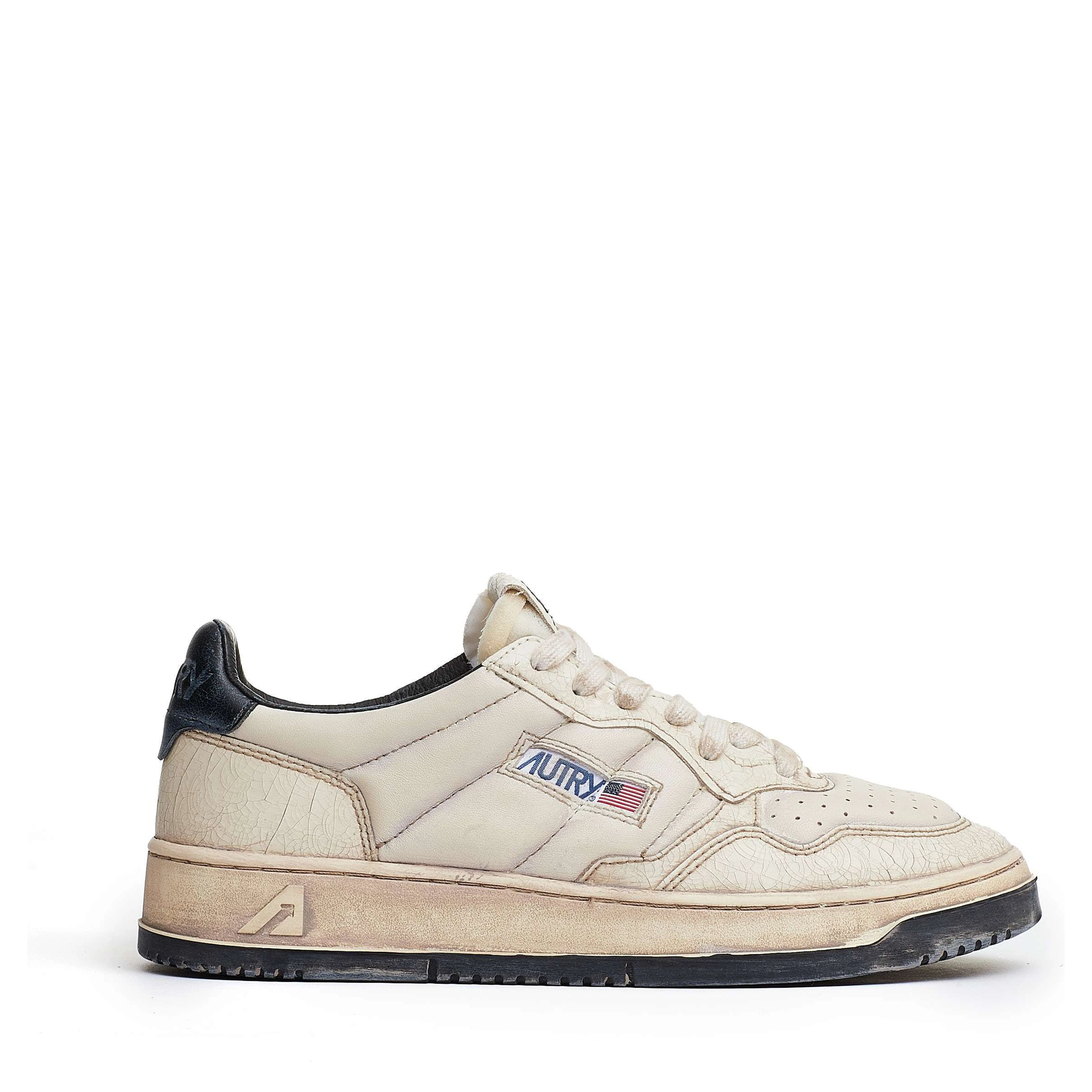Sneakers Super Vintage Low In Pelle Di Capra Imbottita Effetto Crack