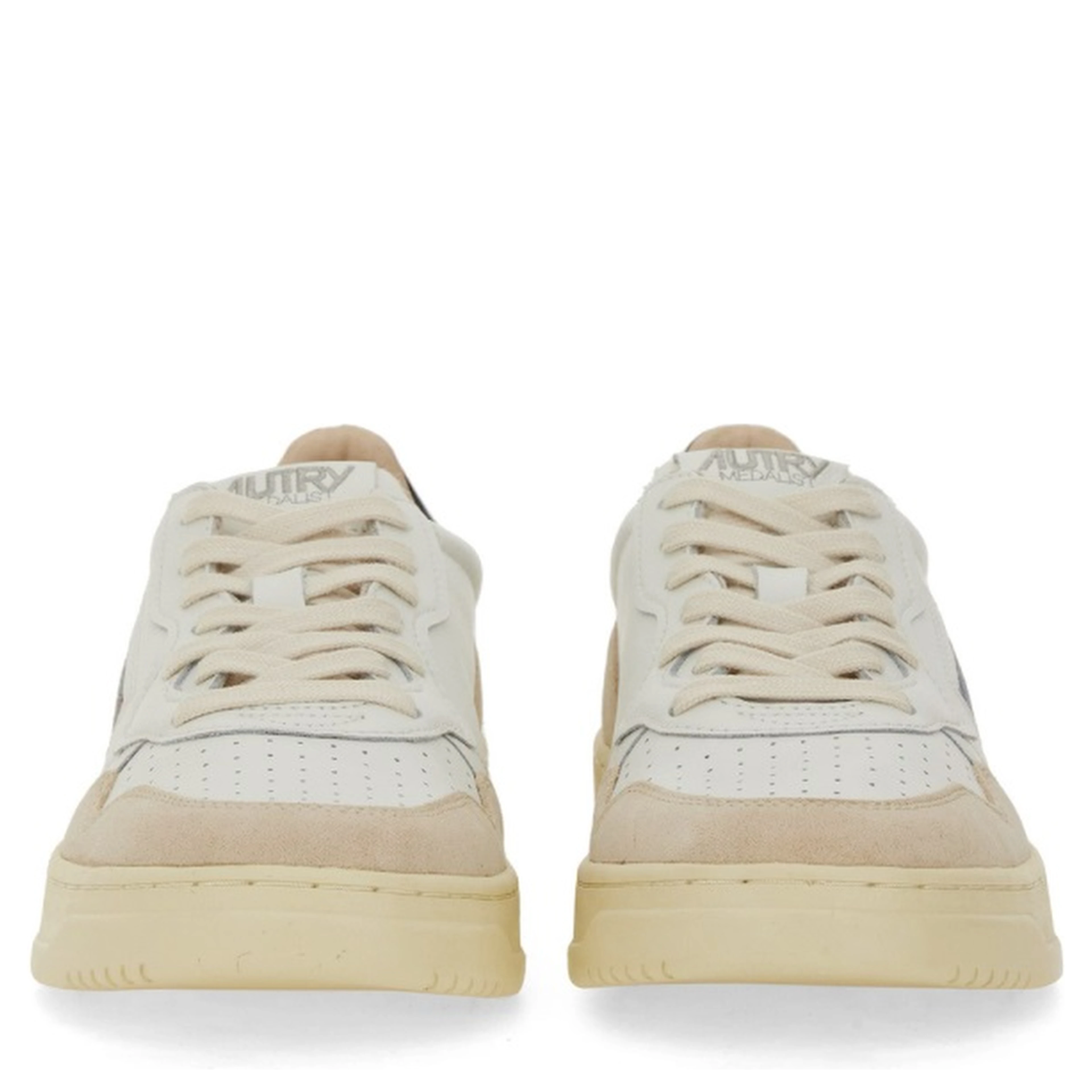 MEDALIST LOW SNEAKER