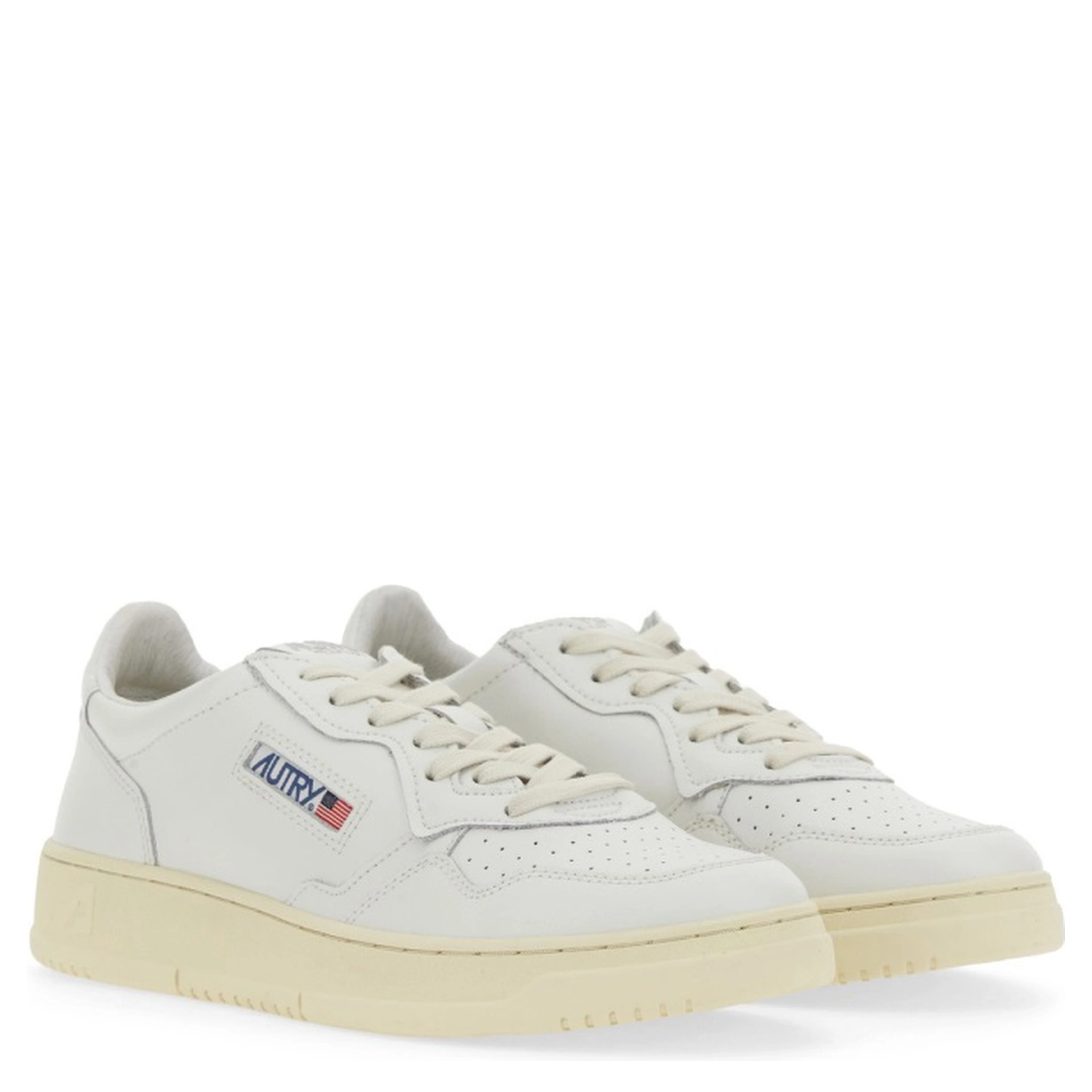 MEDALIST LOW SNEAKER