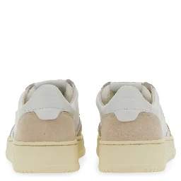 MEDALIST LOW SNEAKER