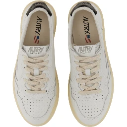 MEDALIST LOW SNEAKER