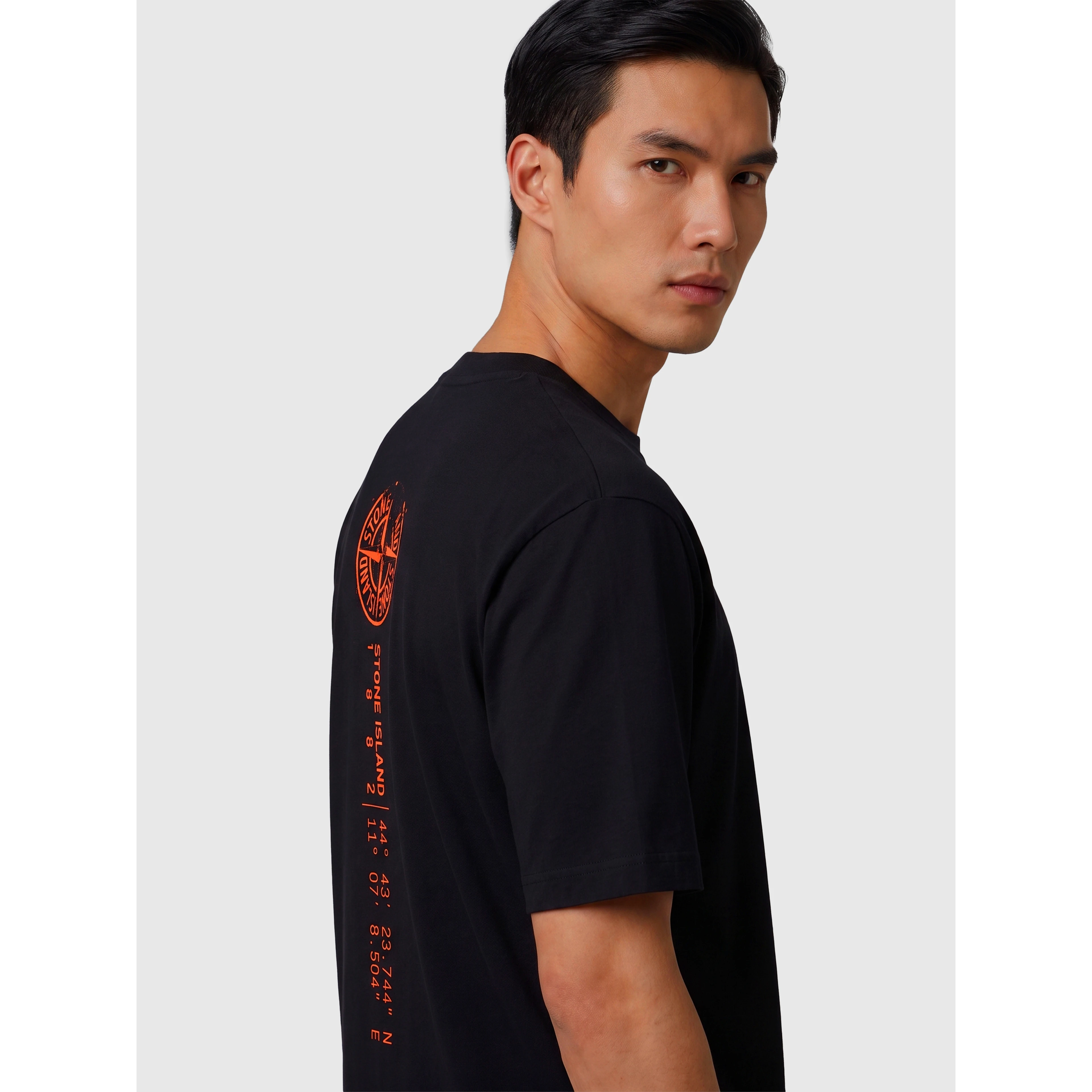 Vertical Placement print T-shirt