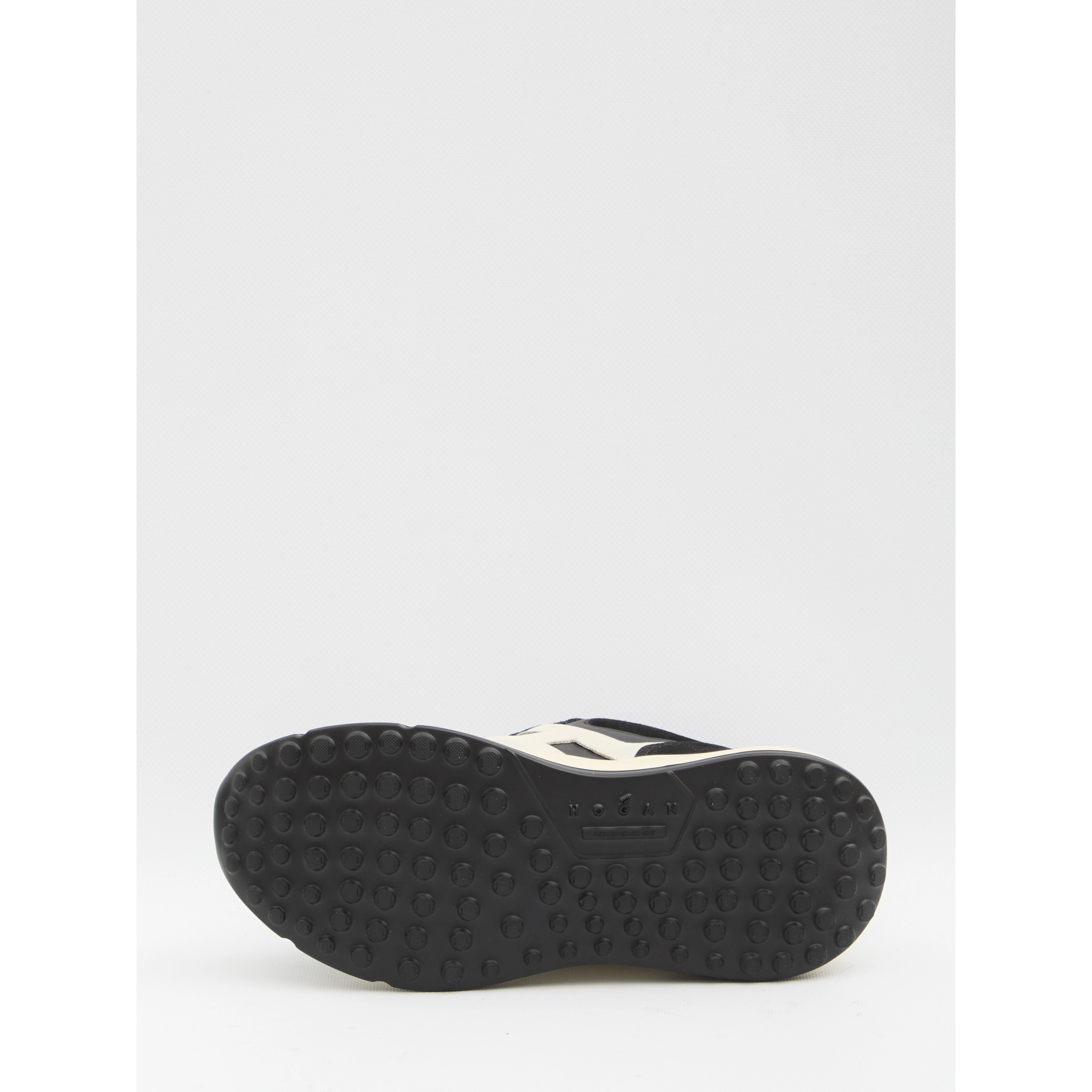 Hi-Fi sneakers