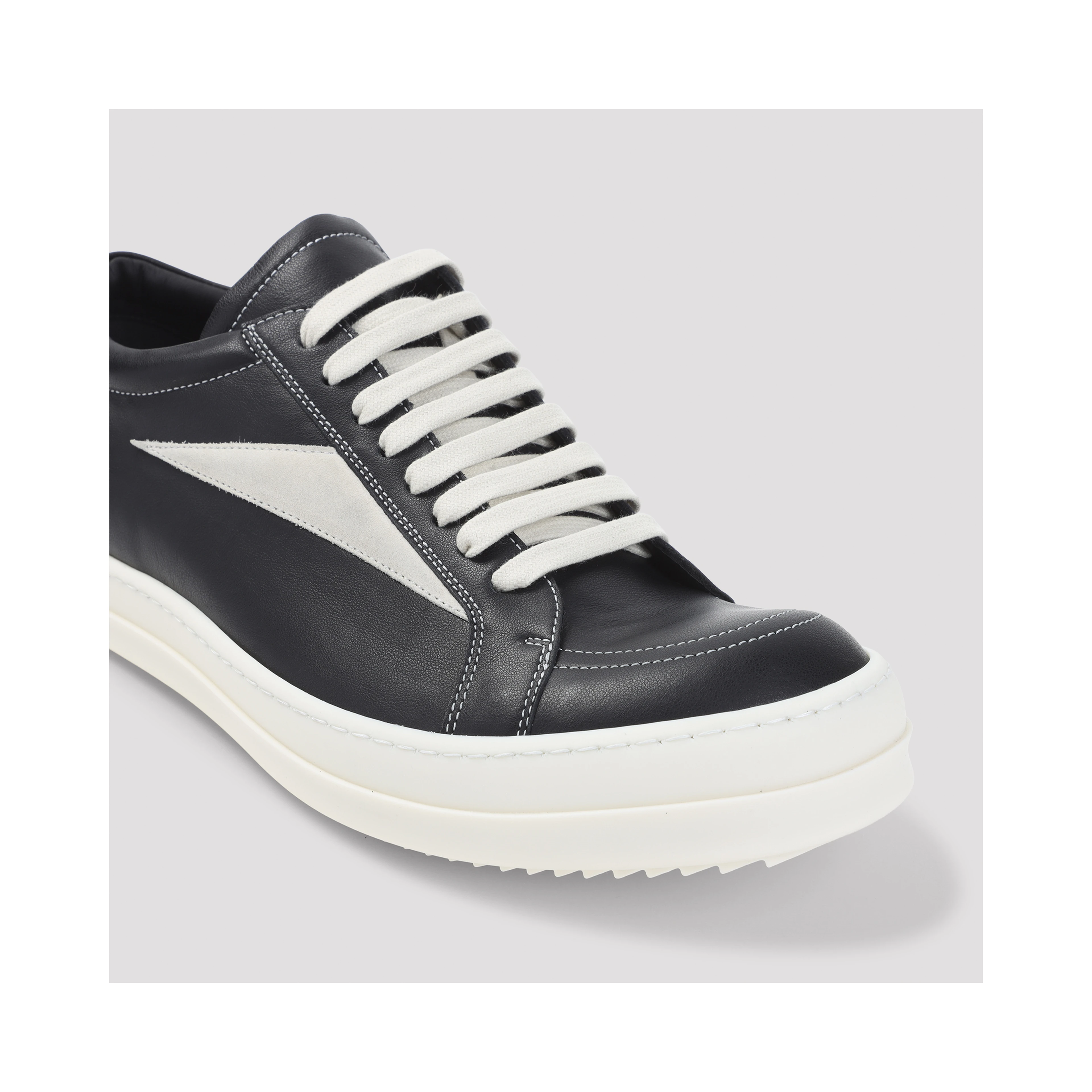 VINTAGE SNEAKS