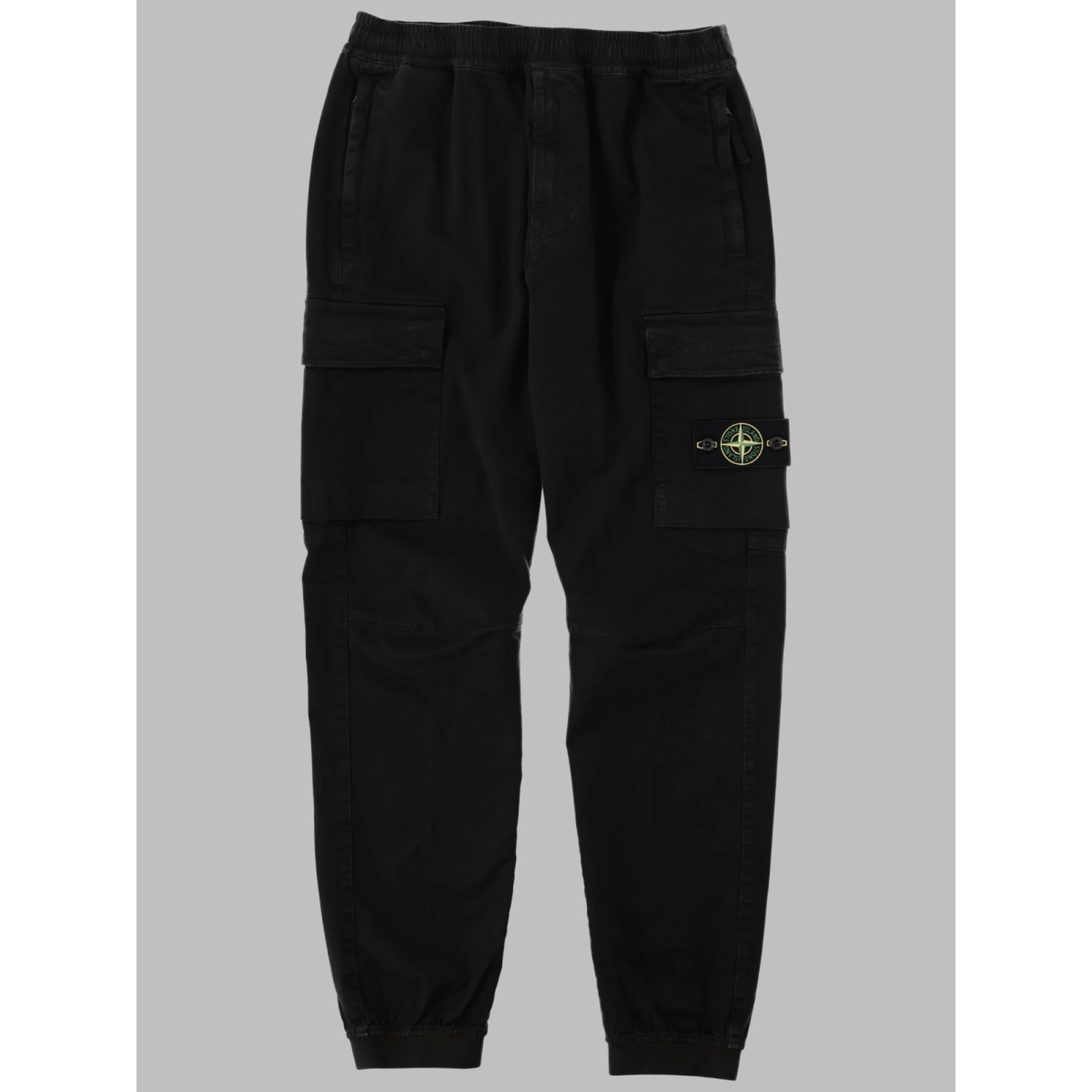 PANTALONE CARGO CON PATCH LOGO