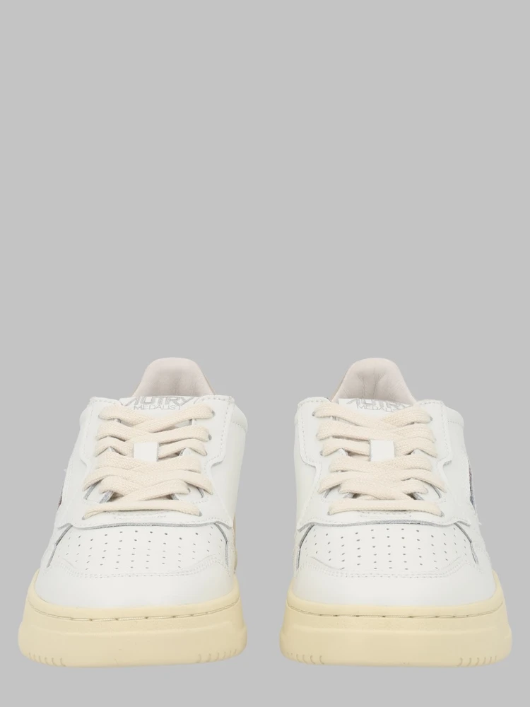 SNEAKER "MEDALIST LOW"