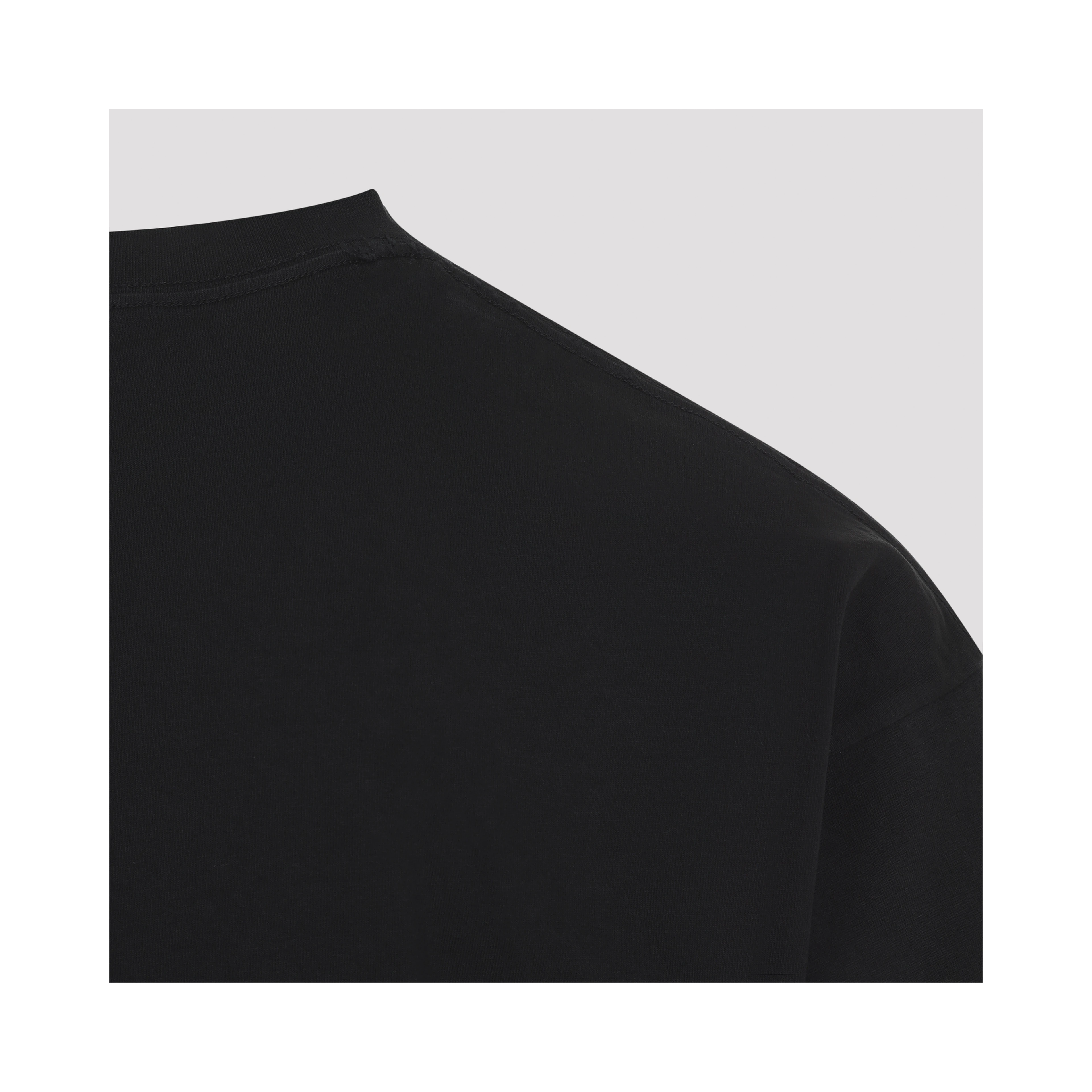 MEDIUM FIT TSHIRT