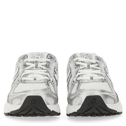 SNEAKER "U740"