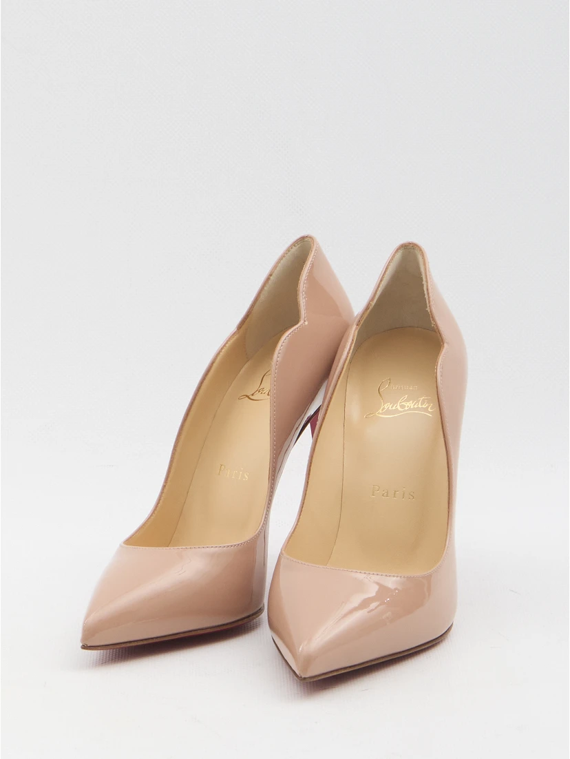 Hot Chick 100 pumps