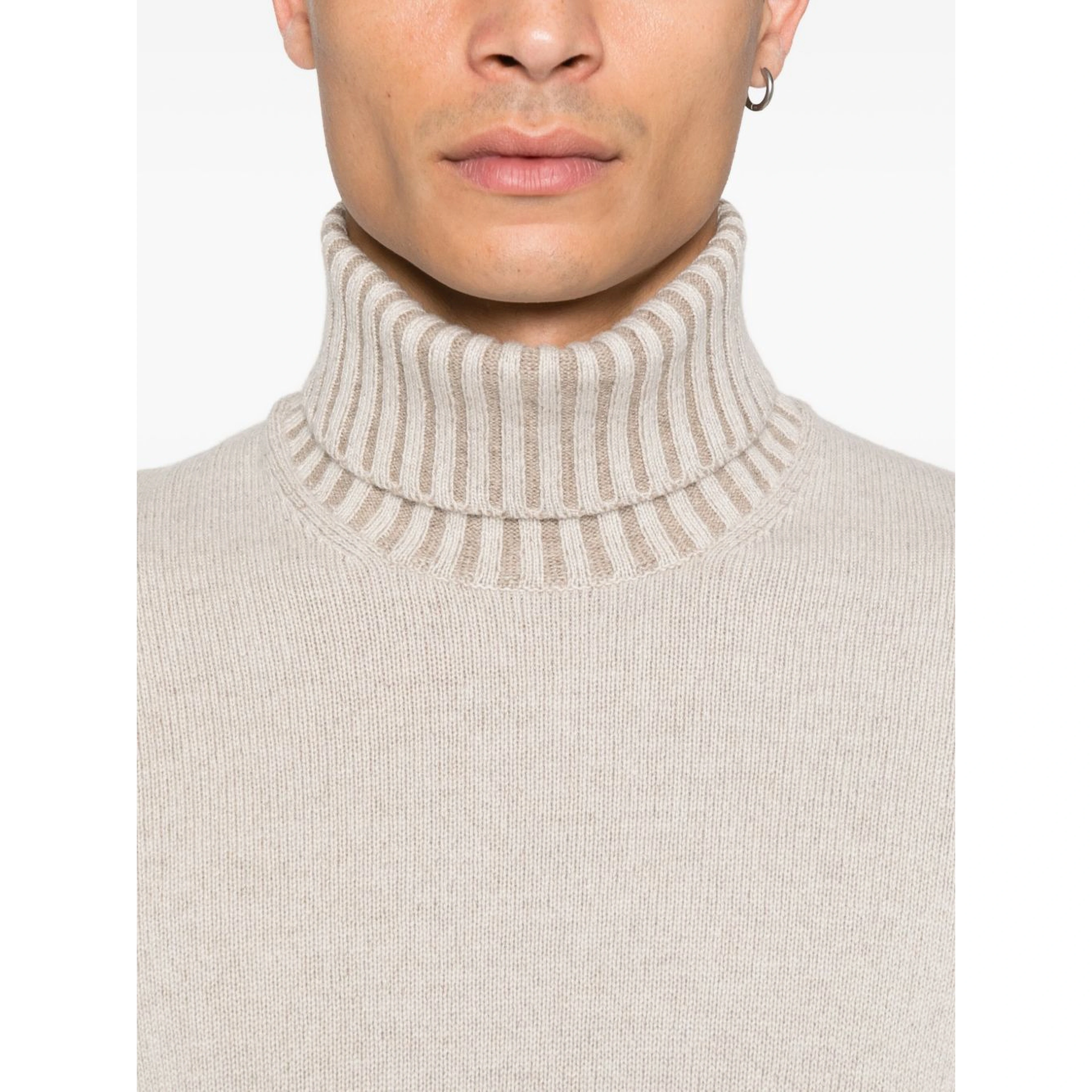 VENGERA Sweaters