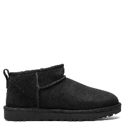 أحذية UGG سوداء