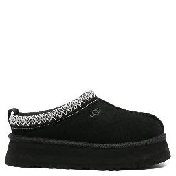 أحذية UGG سوداء