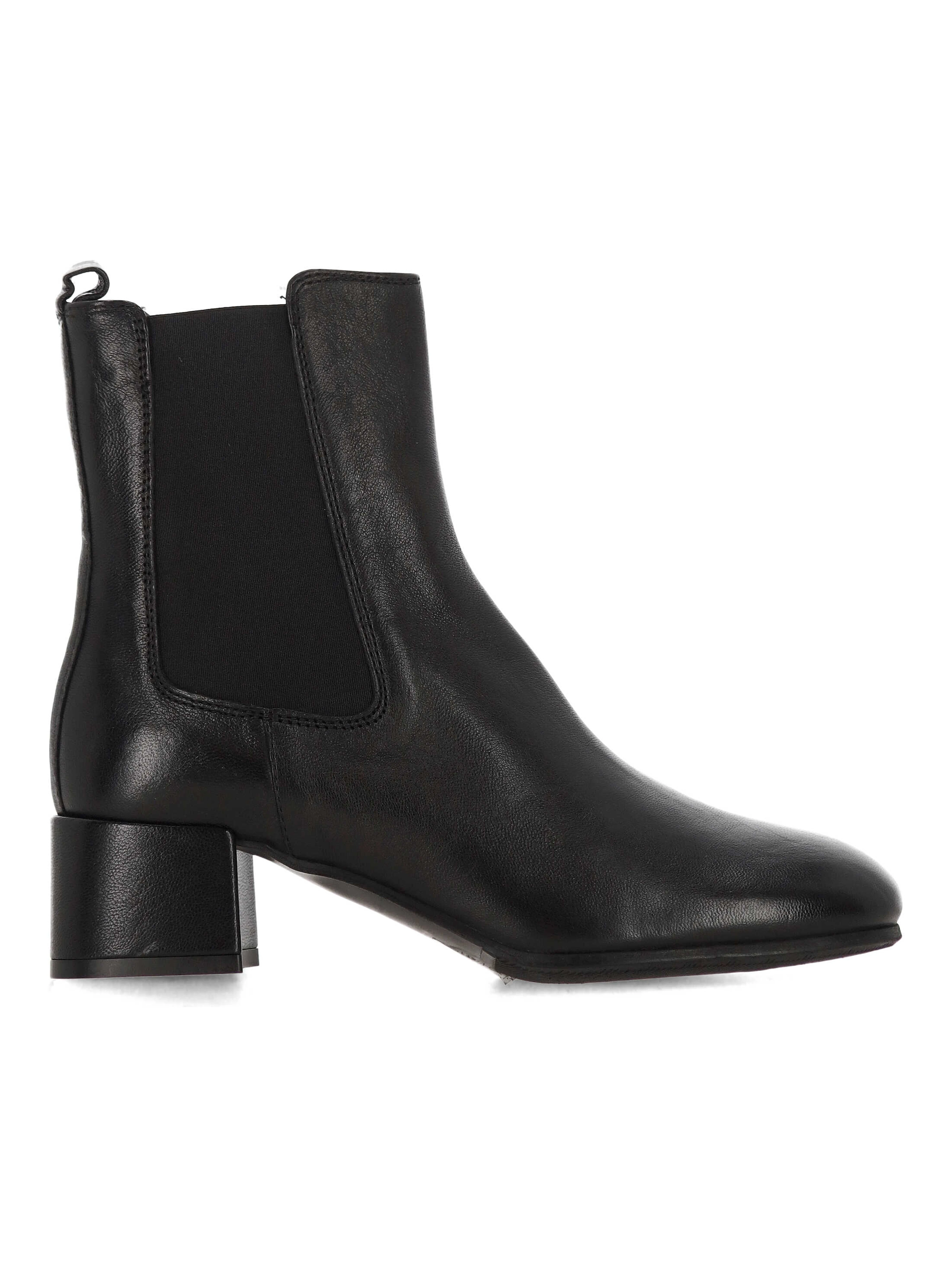 Status Boots