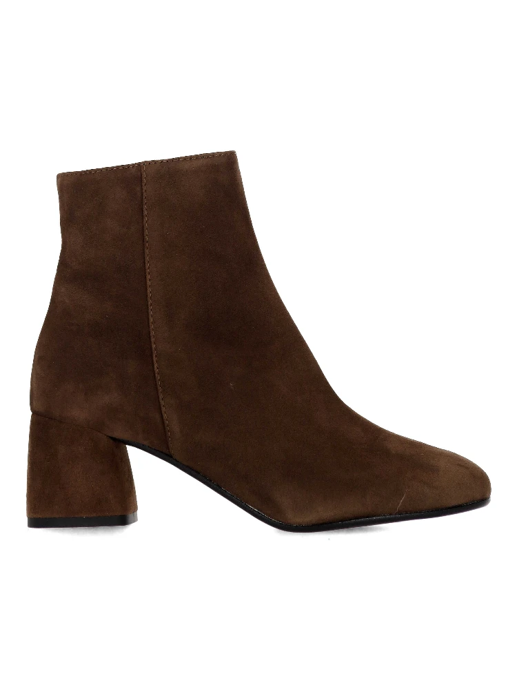 Status Boots
