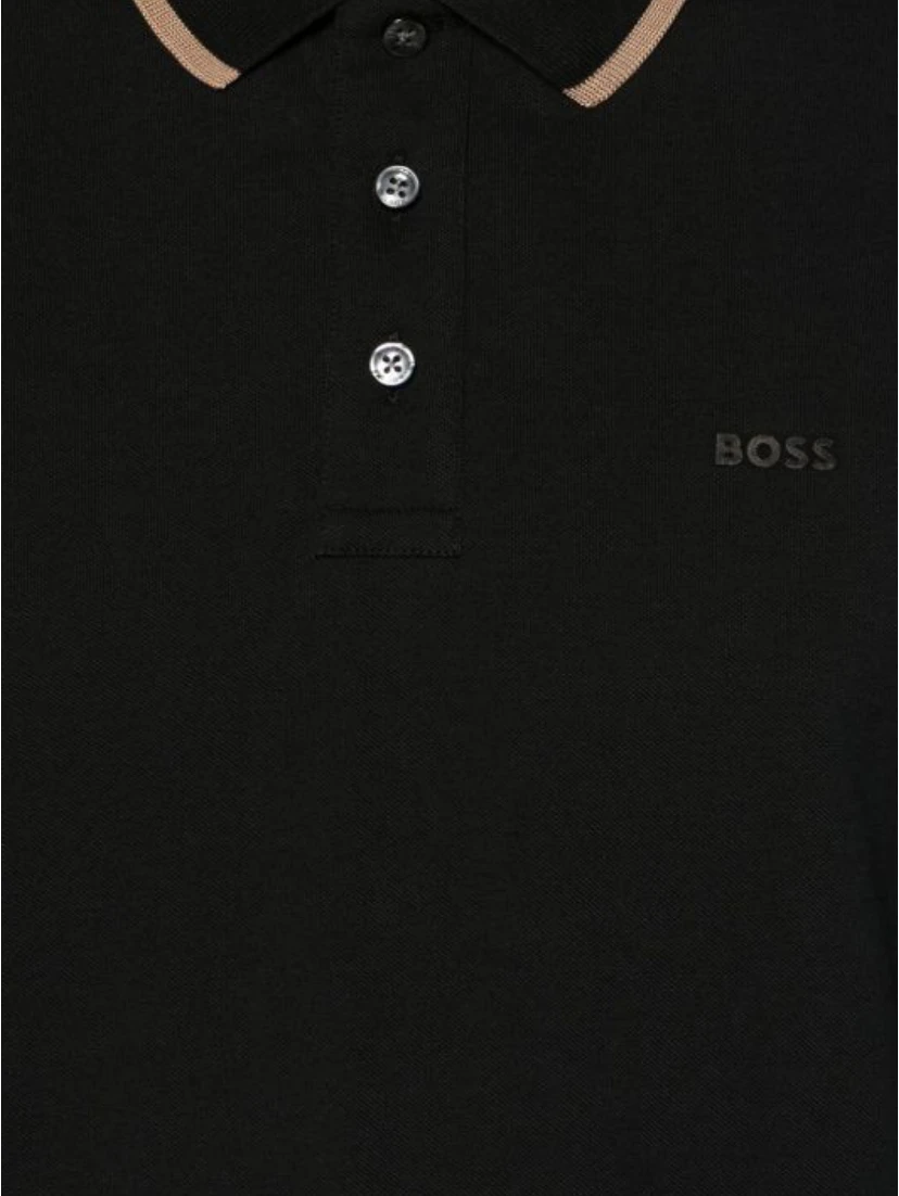 تيشيرتات وبولو سوداء من ماركة BOSS
