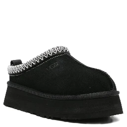 أحذية UGG سوداء