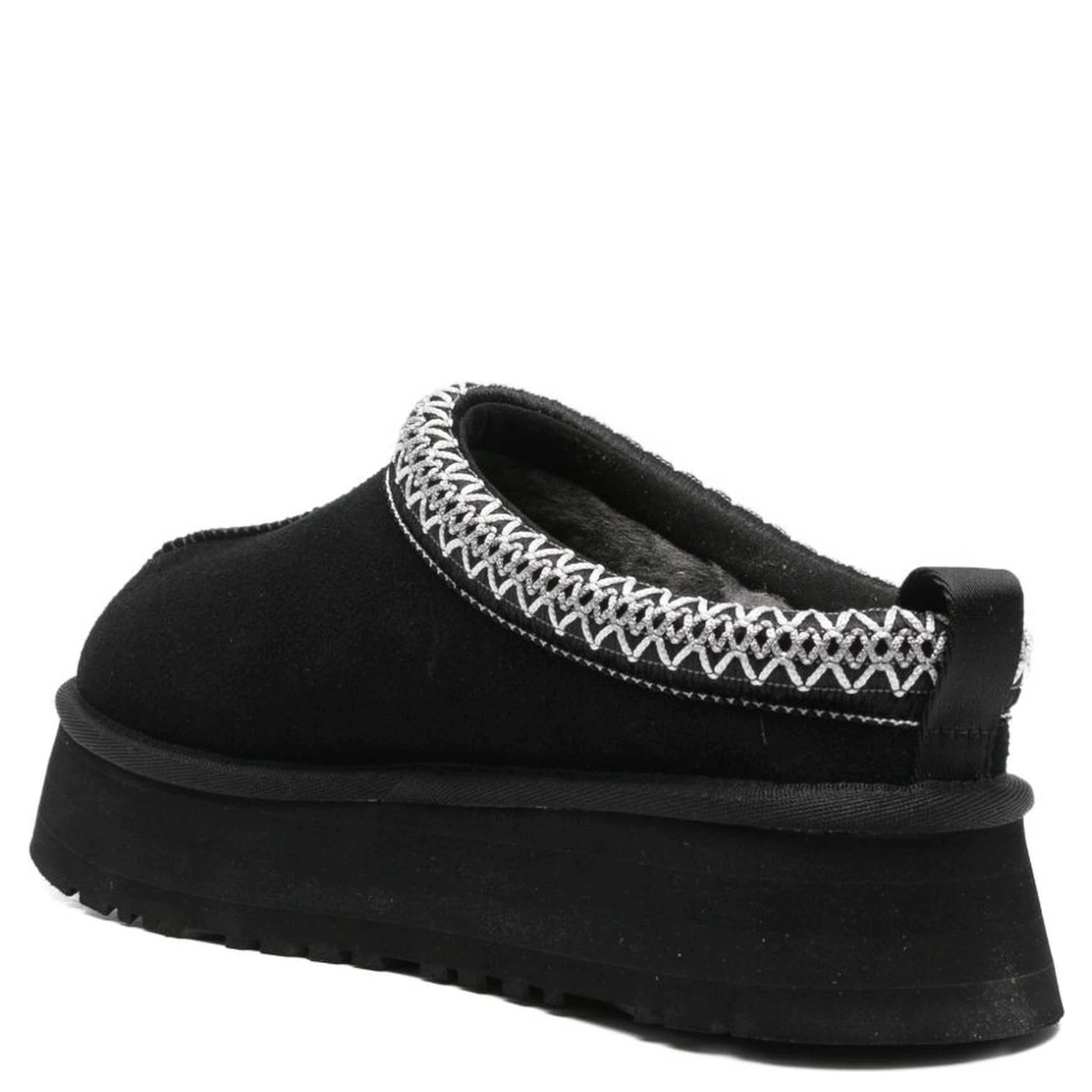 أحذية UGG سوداء