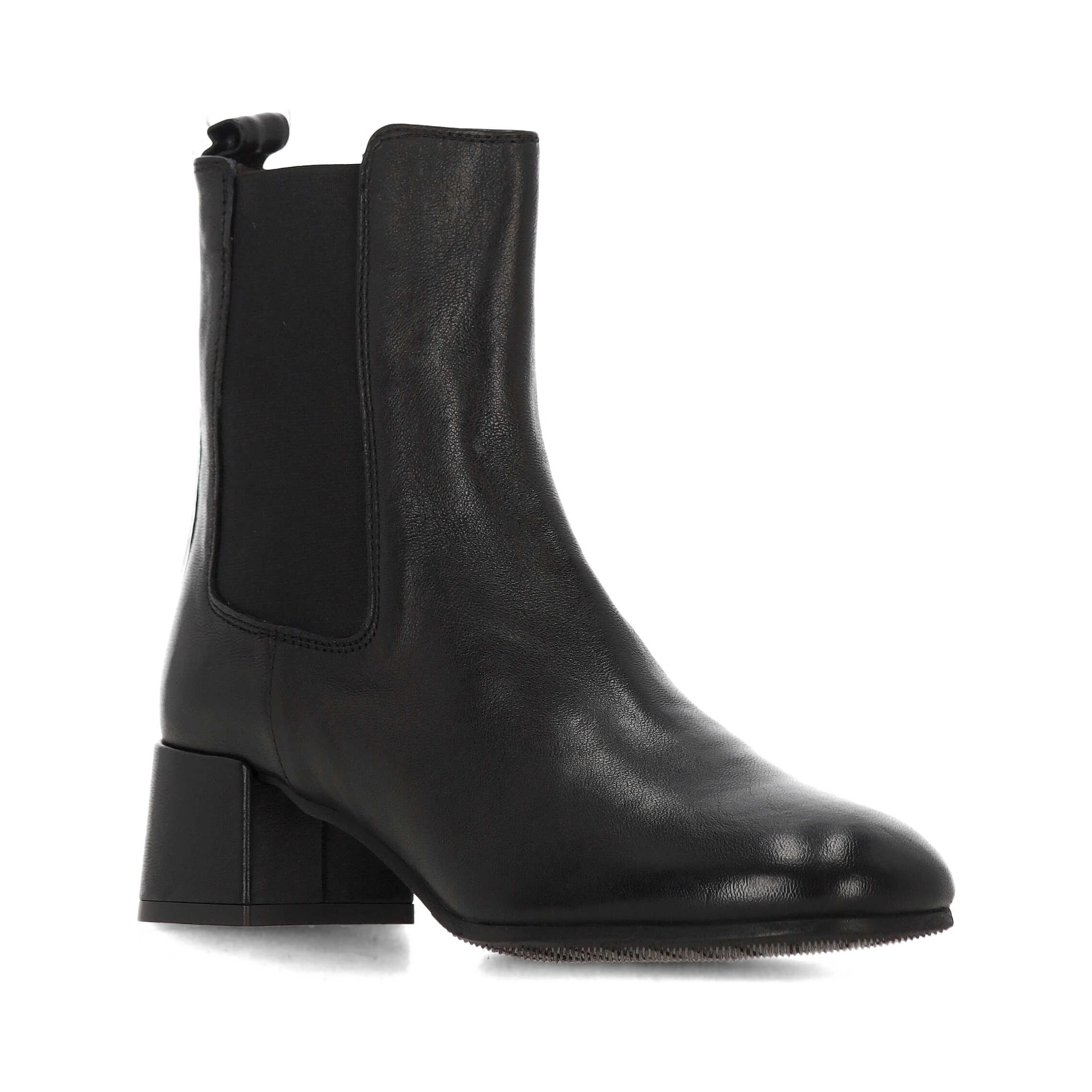Status Boots