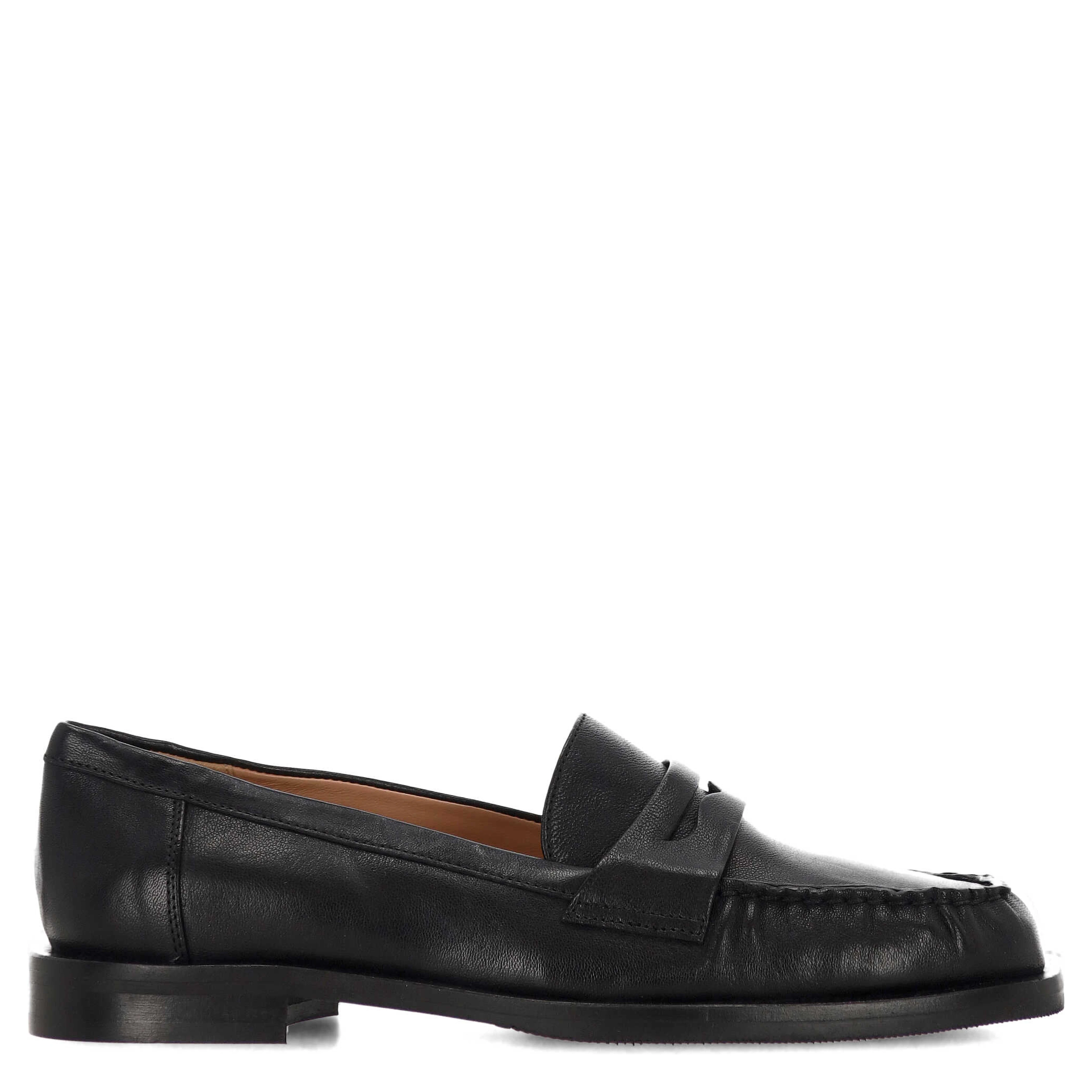 Status Flat shoes