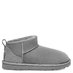 أحذية UGG رمادية