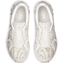 ON SNEAKER Sneakers