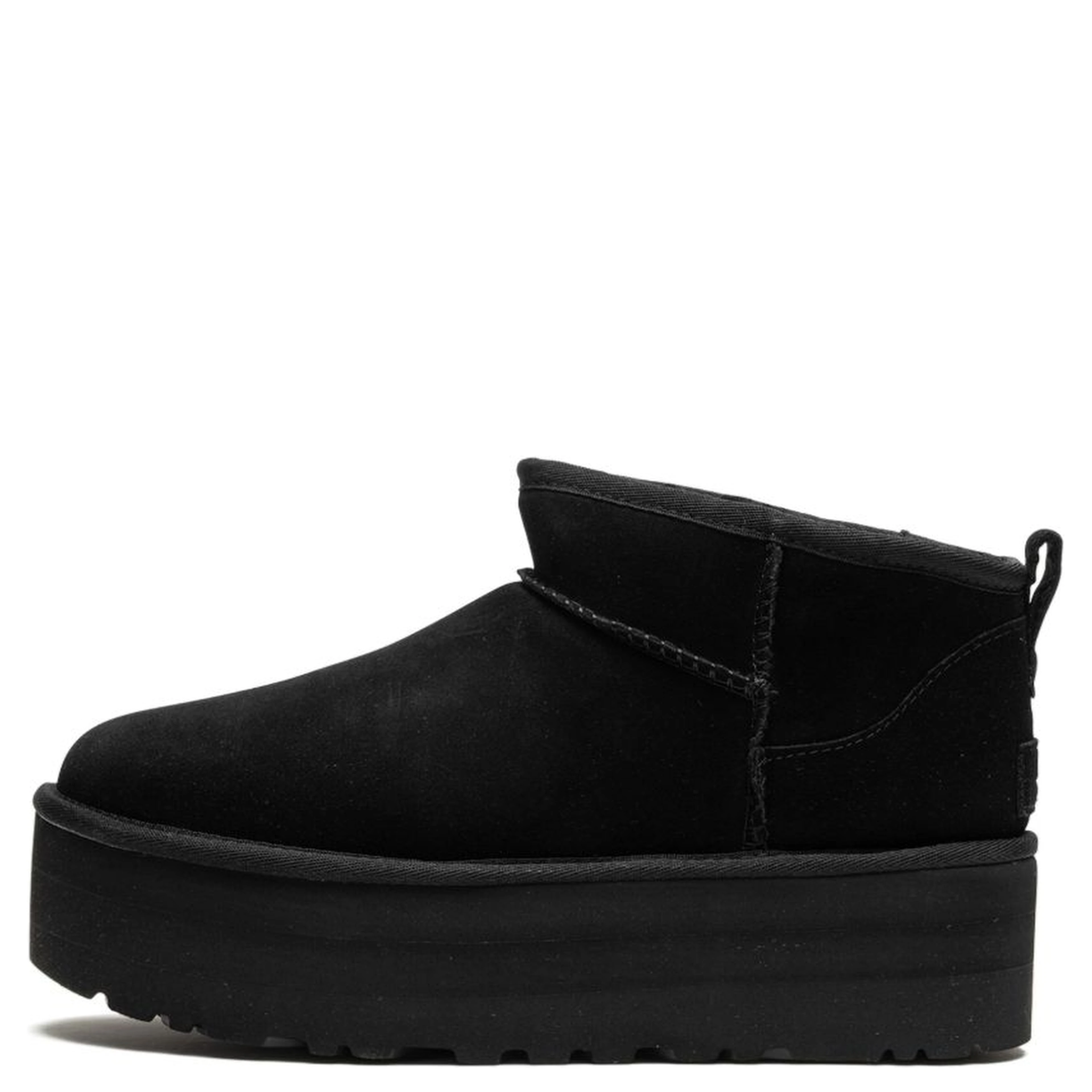أحذية UGG سوداء