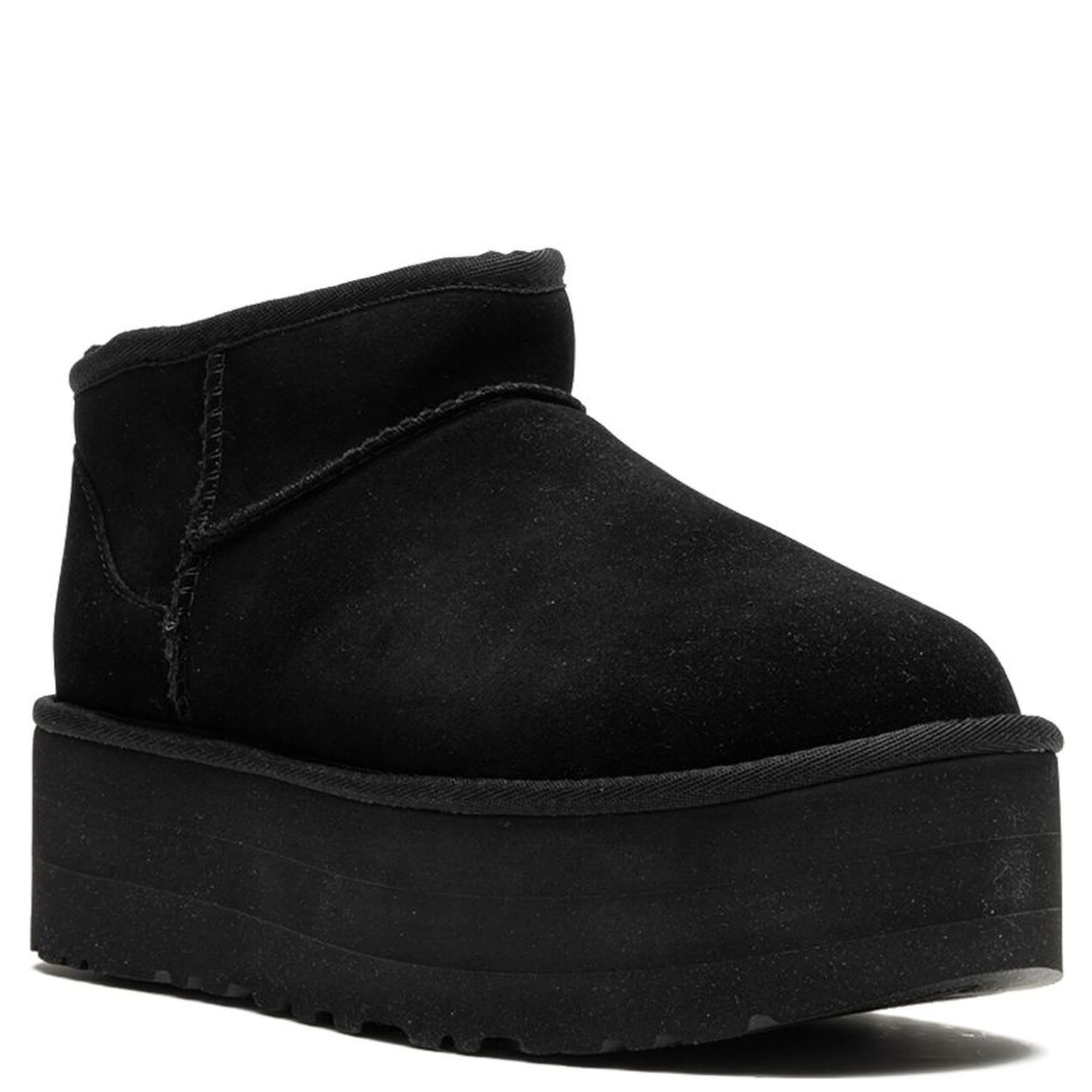 أحذية UGG سوداء
