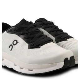 ON SNEAKER Sneakers